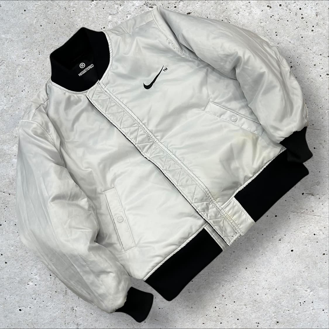 [XL] 나이키 써마핏 스우시 블랙/화이트 봄버 자켓 상품이미지2