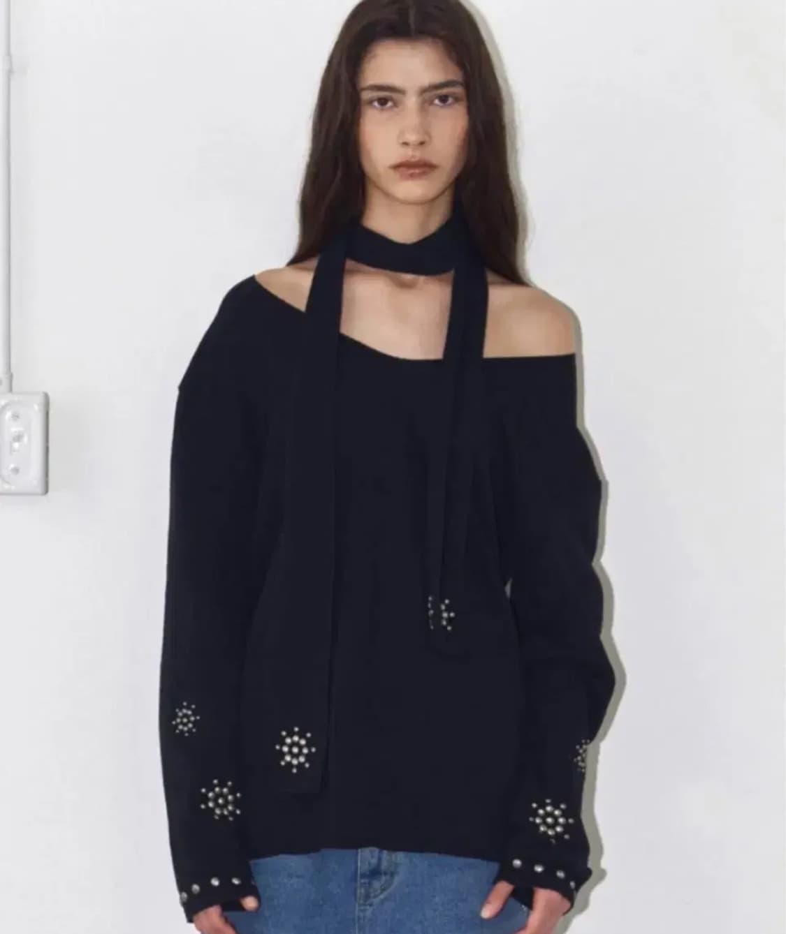 폴리수엠 스터드 플라워 탑 상품이미지1