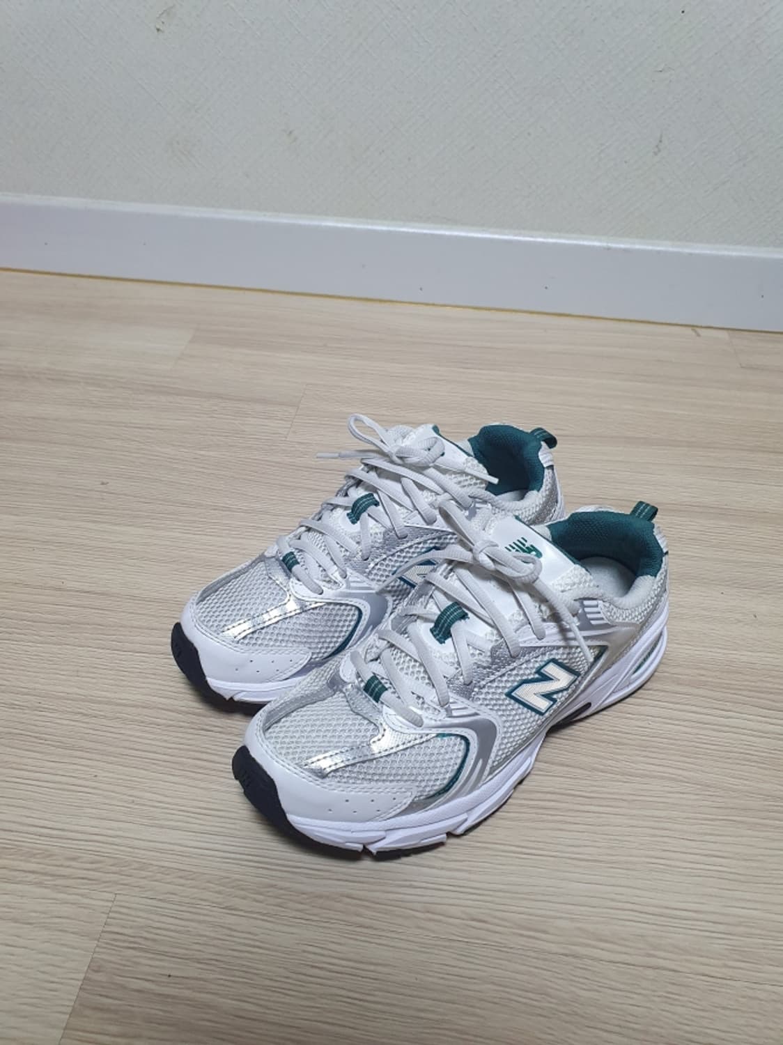 뉴발란스 530 화이트 그린 245 상품이미지4