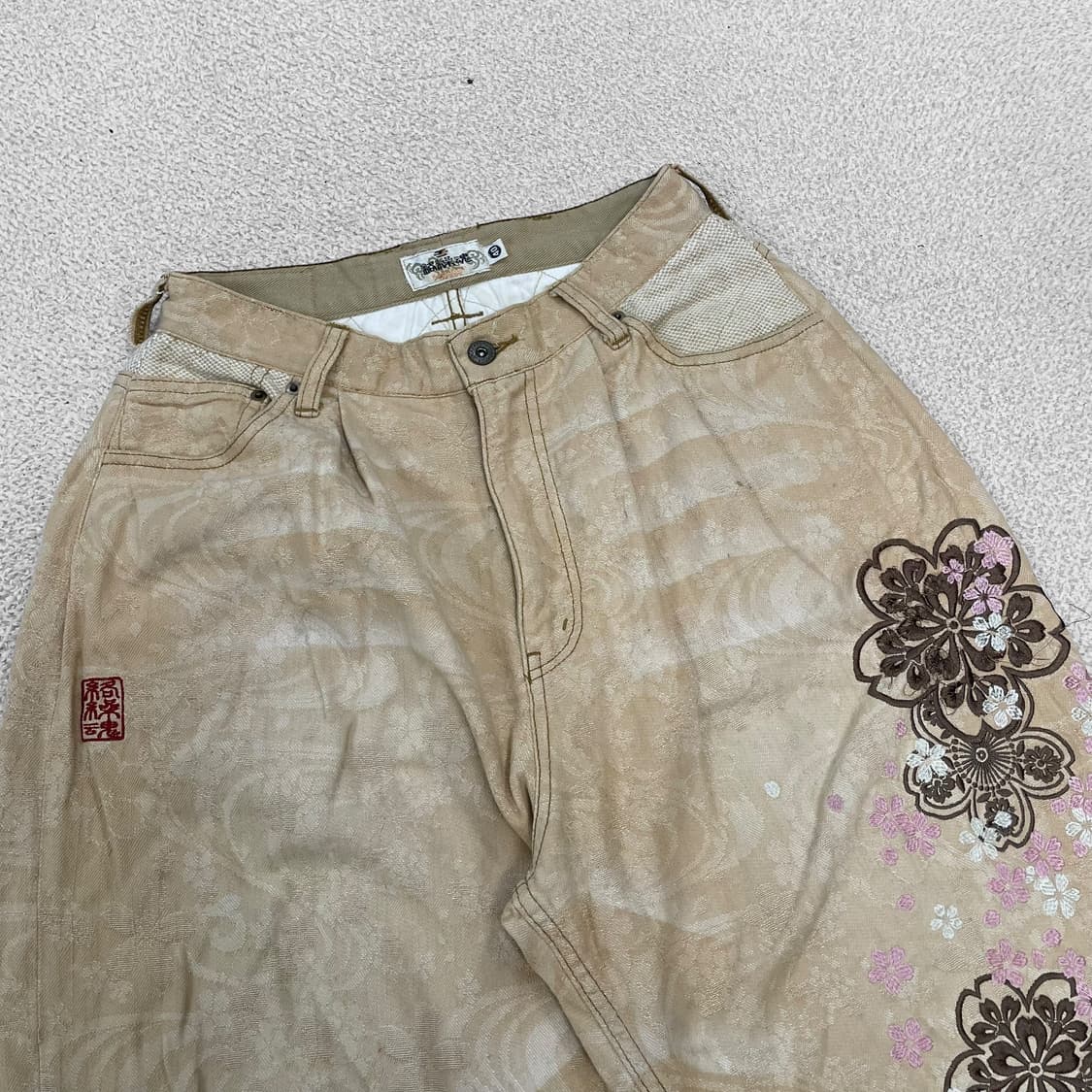 카라쿠리 타마시 Karakuri 사쿠라 자수 와이드 팬츠 상품이미지3