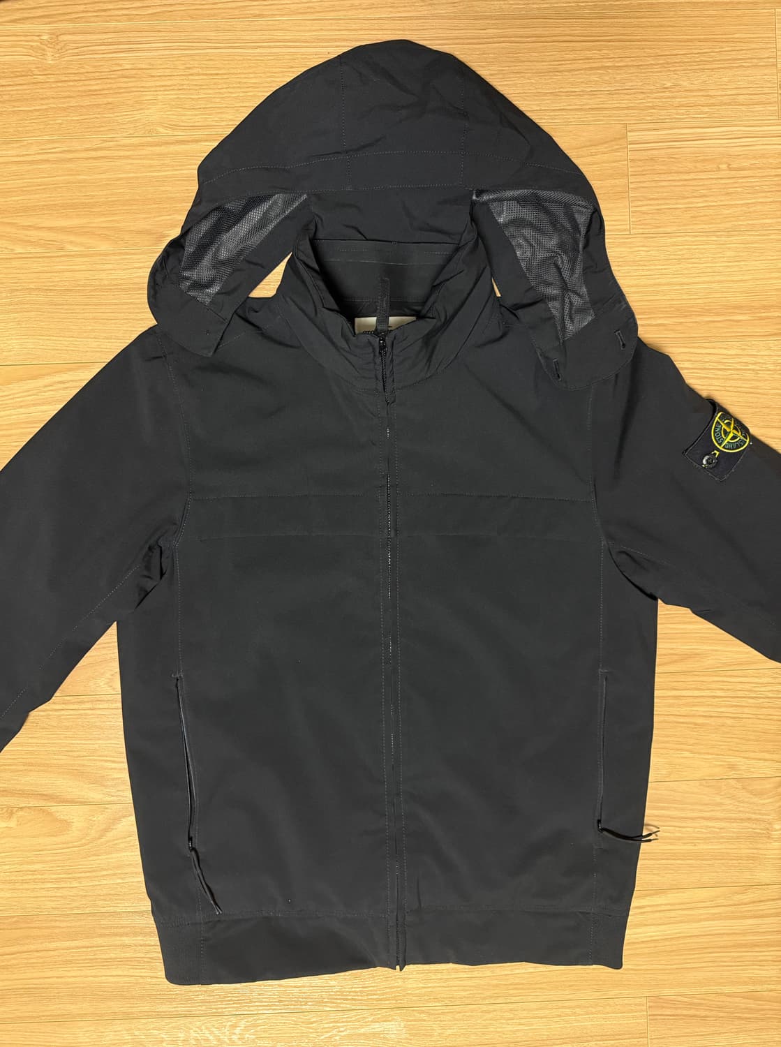 스톤아일랜드 소프트쉘 프리마로프트 자켓 상품이미지2