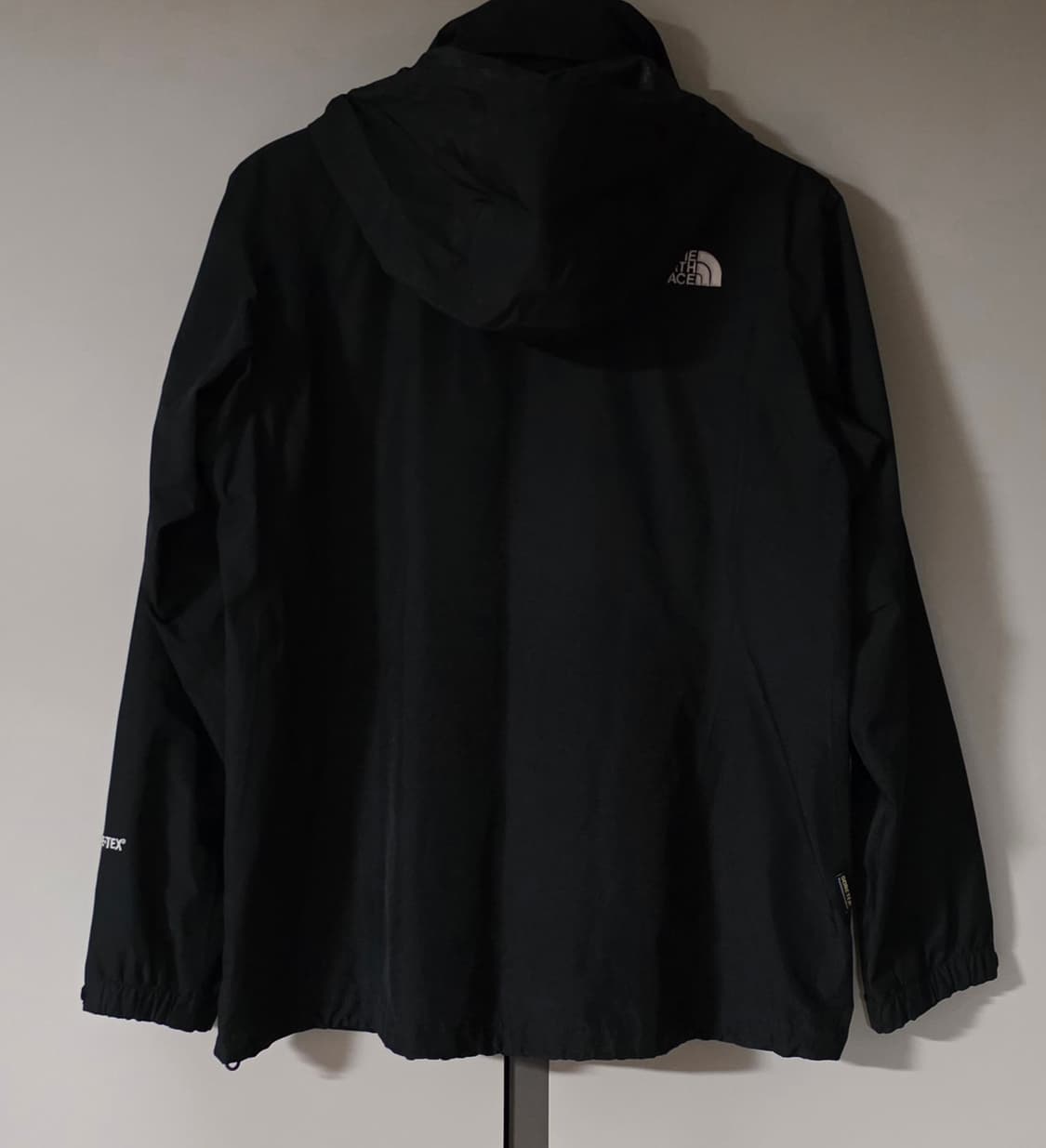 노스페이스 고어택스 여성 바람막이자켓.  
싸이즈 95 XL.   A급
 상품이미지4
