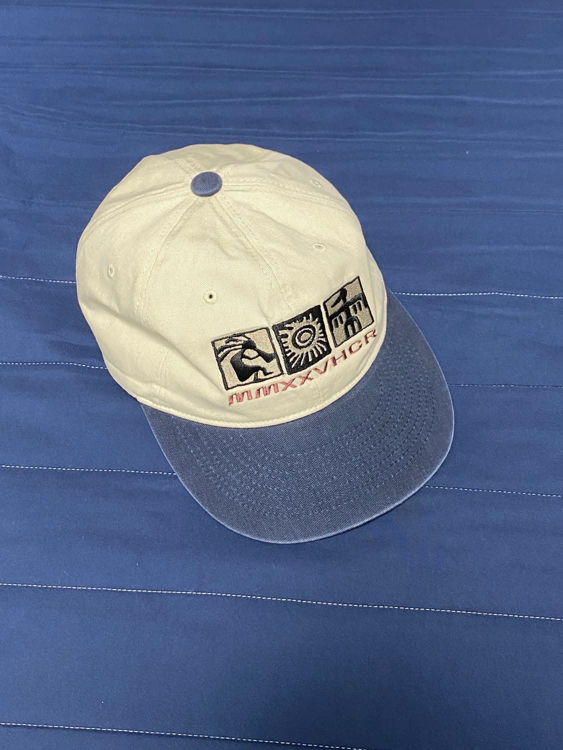 해칭룸x마스컴퍼니 Kokopelli Cap Cream/Navy 상품이미지2