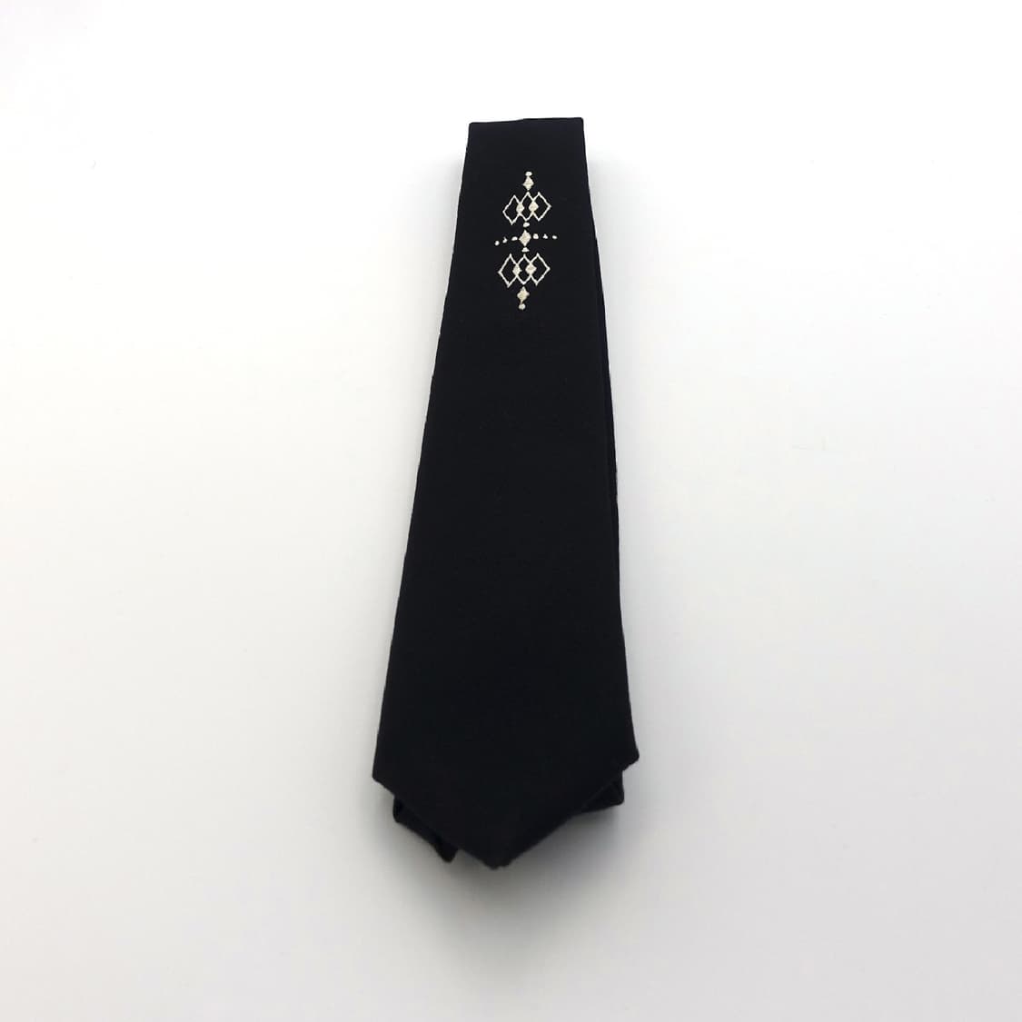 YOHJIYAMAMOTO 요지야마모토 옴므 블랙 엠브로이더리 넥타이  상품이미지2