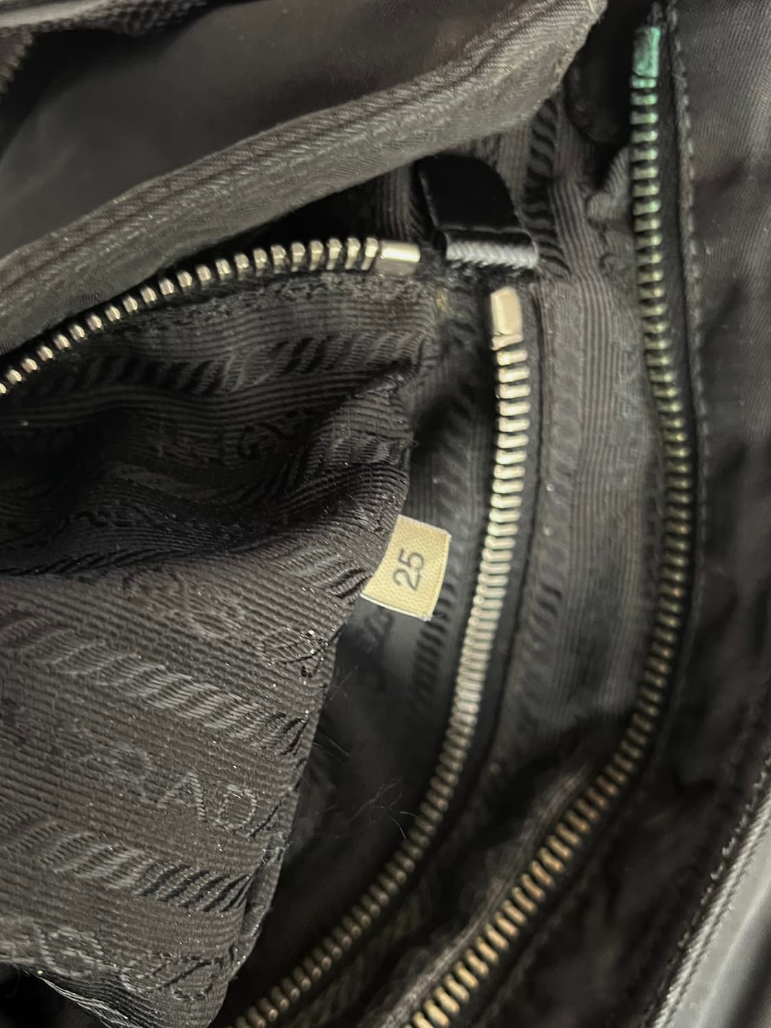 프라다 테수토 나일론 유틸리티 크로스백 상품이미지9