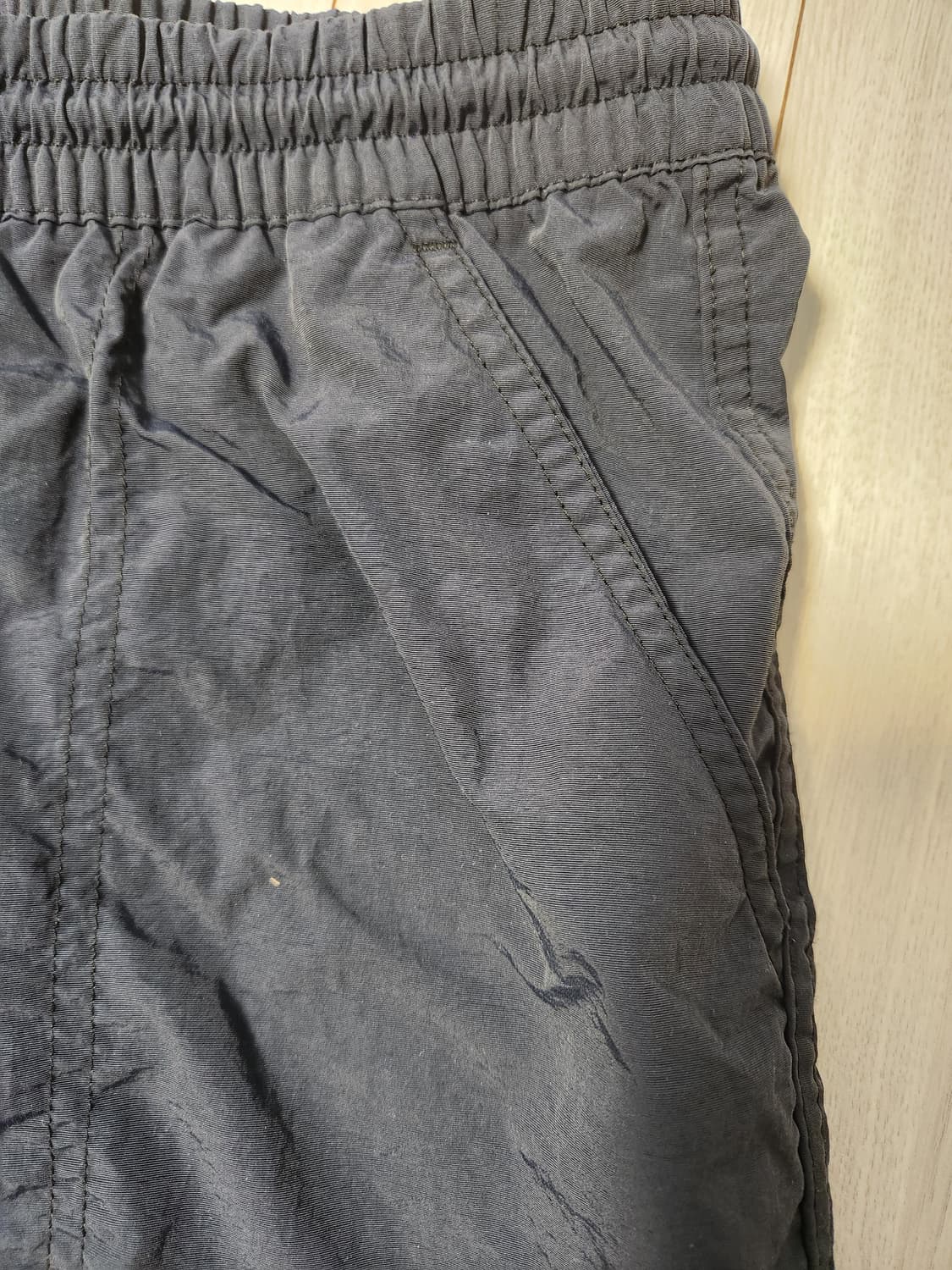 코드그라피 나이론 밴딩 네이비 반바지 사이즈L

세탁으로 인한 사용감 외 상품이미지4