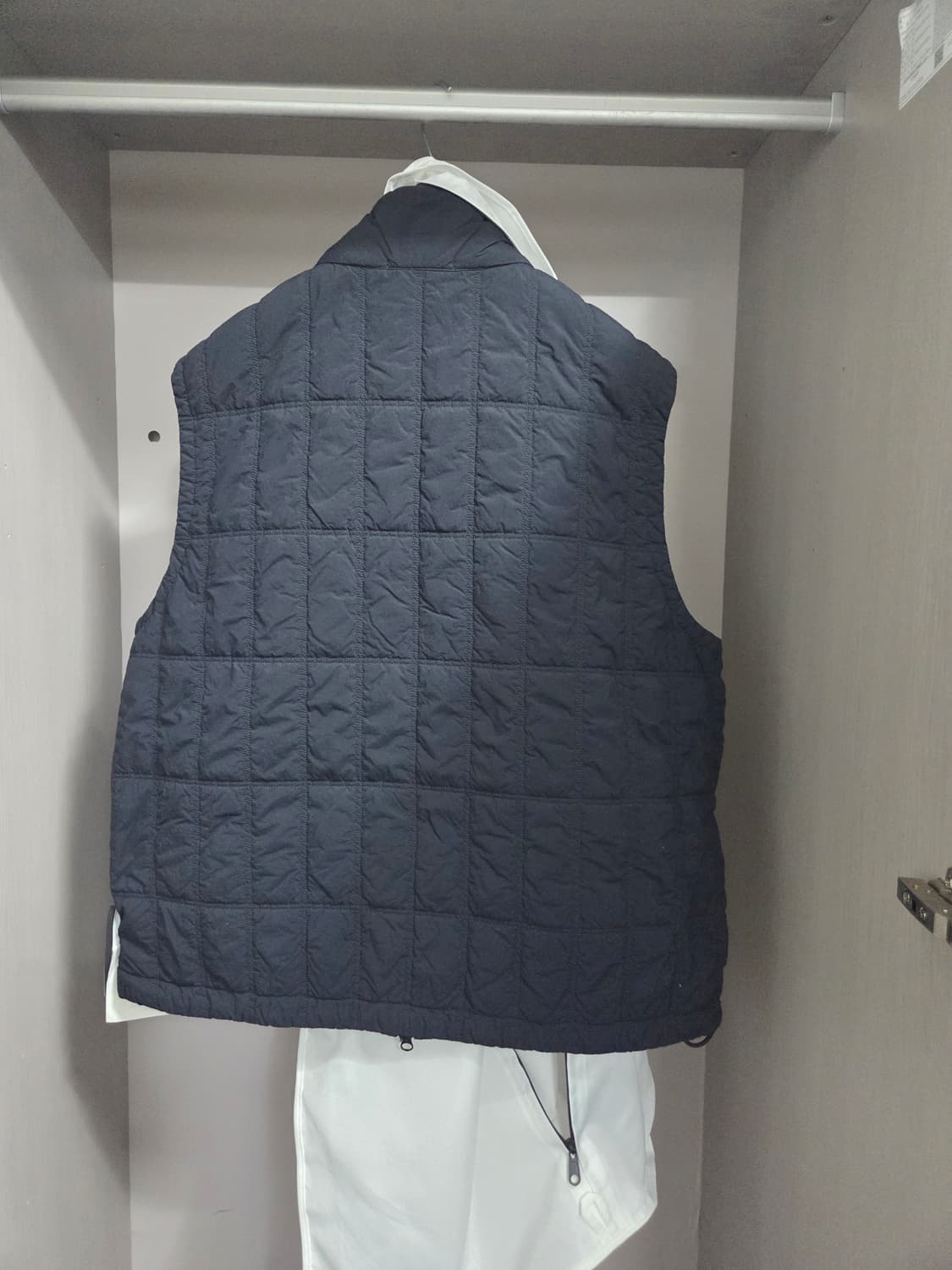 스톤아일랜드 고스트 조끼 25fw XL 상품이미지2