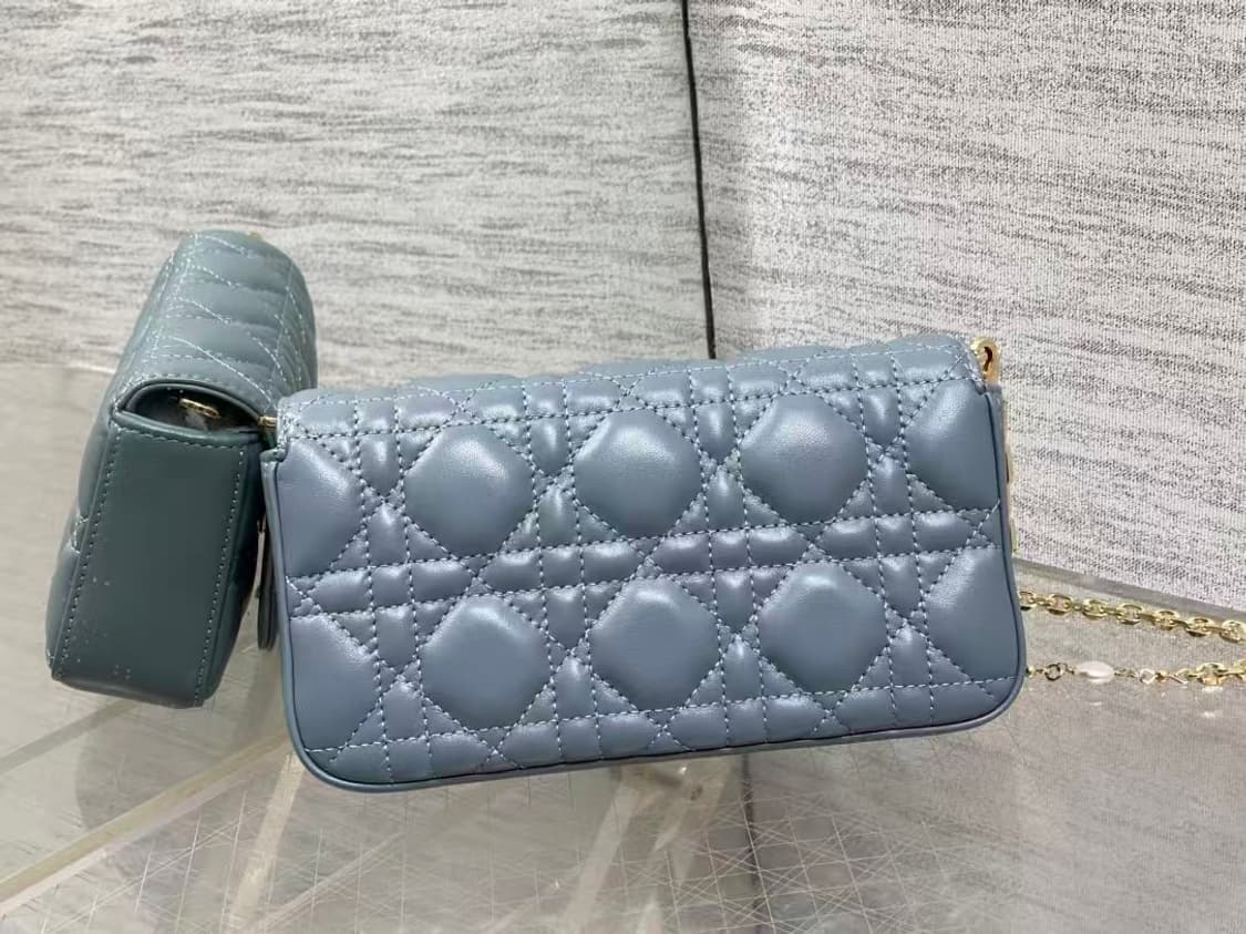 디올 크로스 백시그니처 넝쿨 체크로 클래식한 레터링 참장식
 상품이미지5