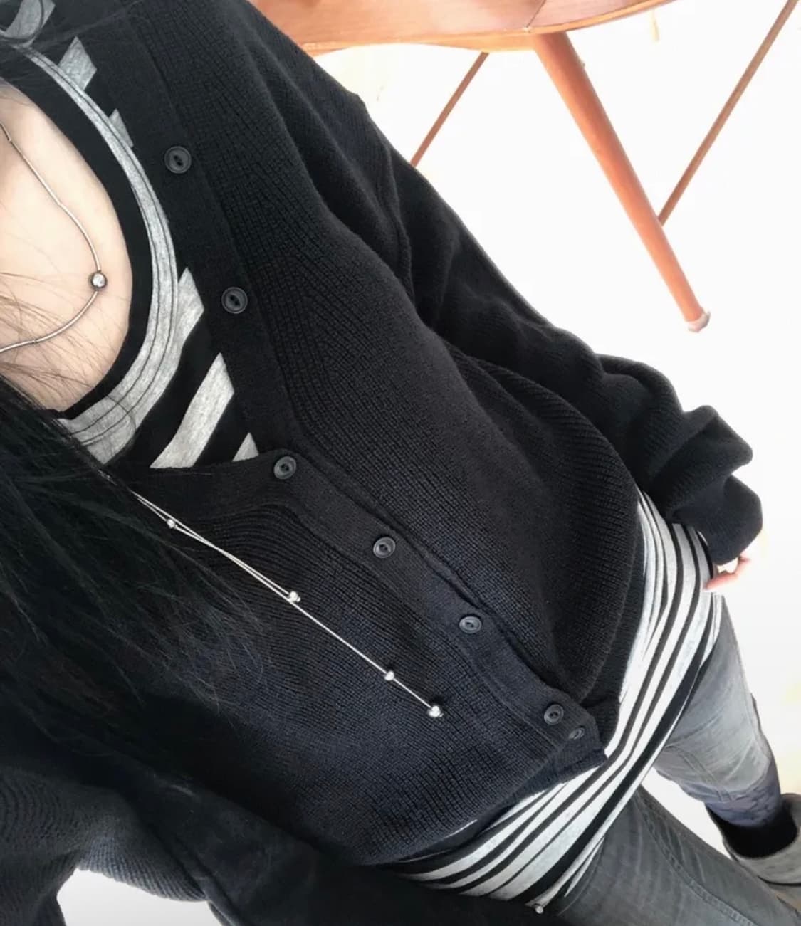 지그재그 키이라 브이넥 니트 가디건 에이블리무신사크림쉬인샵샤이다빈티지 상품이미지1