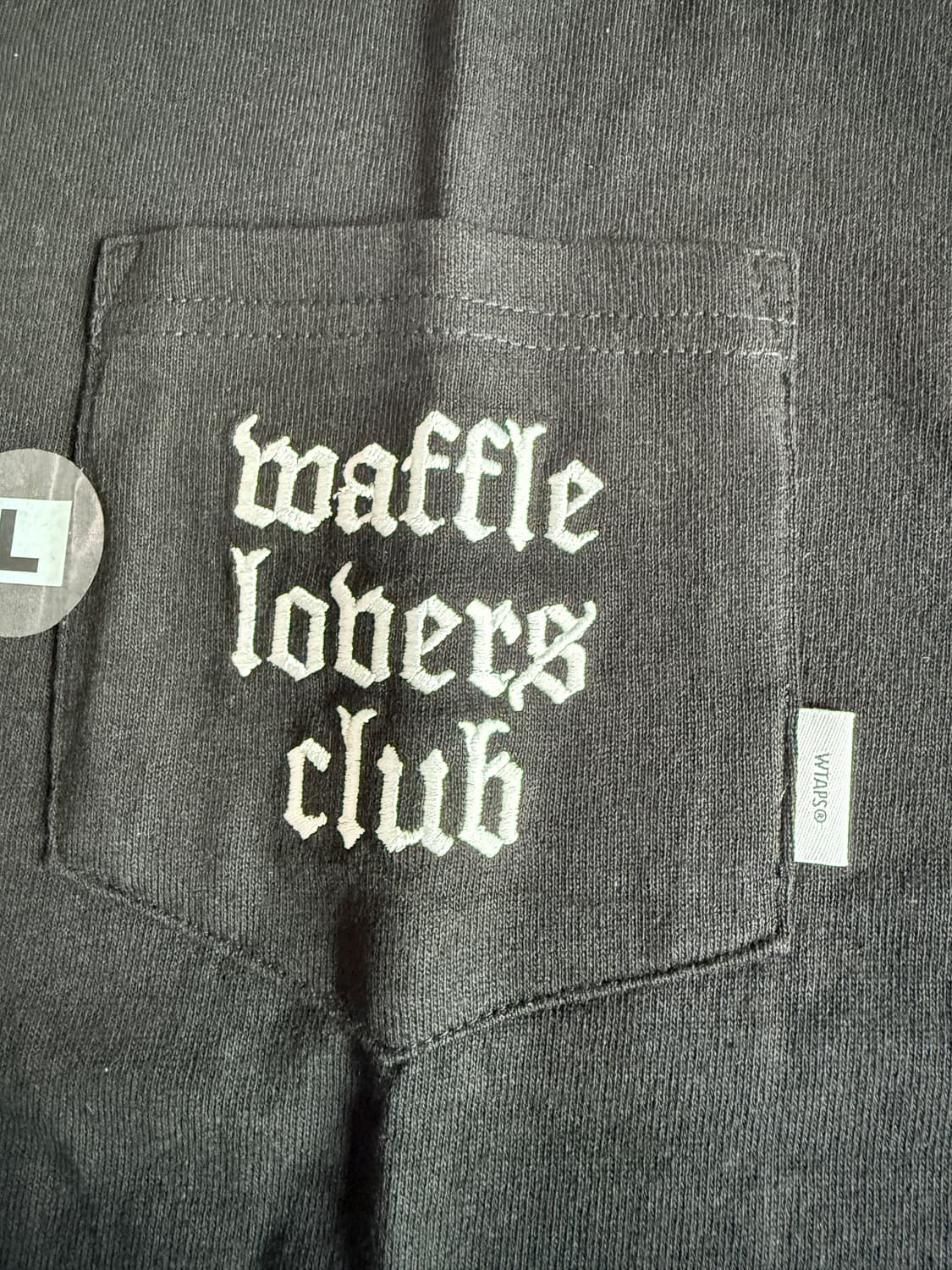 [L] 반스 볼트 x WTAPS 더블탭스 포켓 롱슬리브 긴팔 티셔츠 상품이미지3