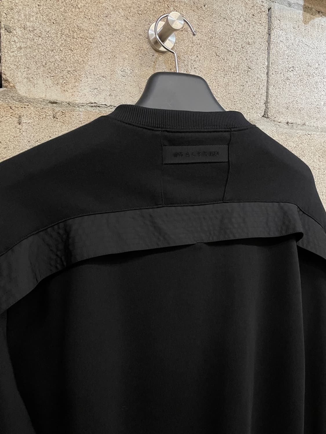 1017 알릭스 9SM 크루넥 맨투맨 상품이미지4