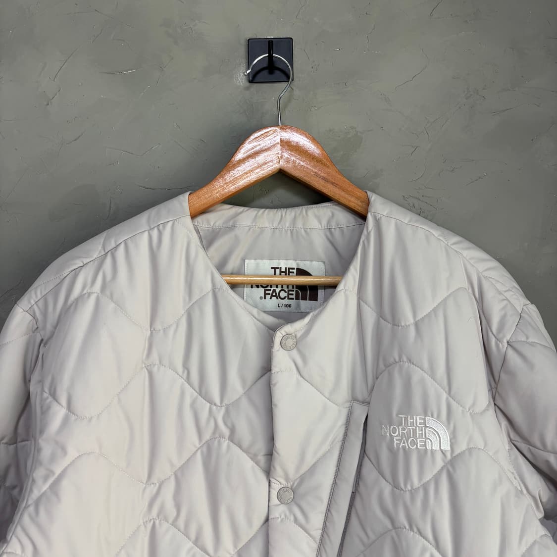 노스페이스 화이트 라벨 에센셜 경량패딩 화이트 샌드 상품이미지2