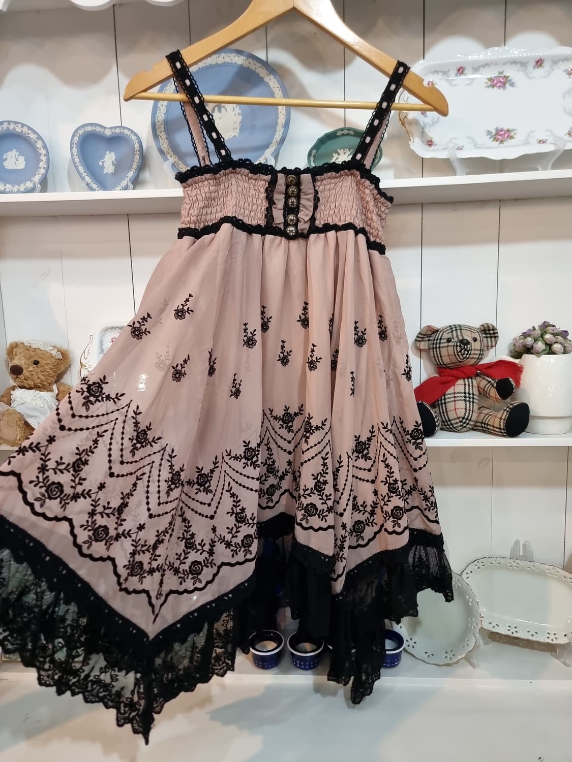 axes femme(액시즈팜) 로맨틱 자수 레이스 언발 원피스 상품이미지6