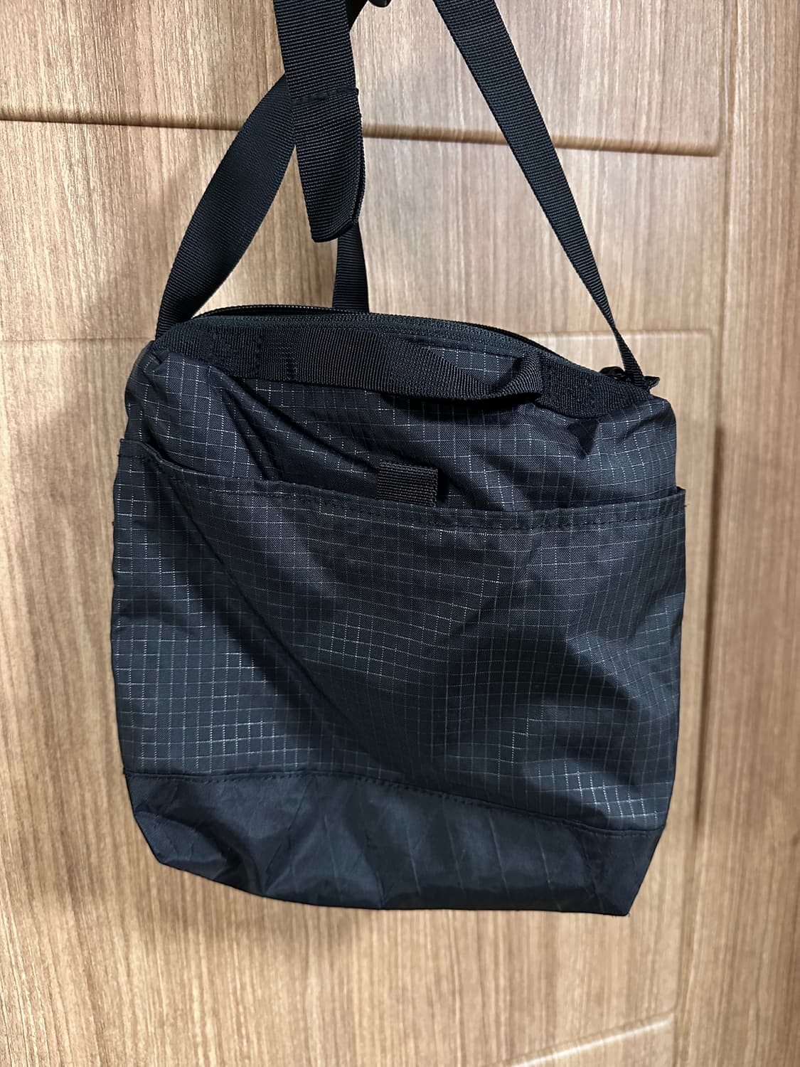 슈프림 숄더백 블랙 23FW 상품이미지2