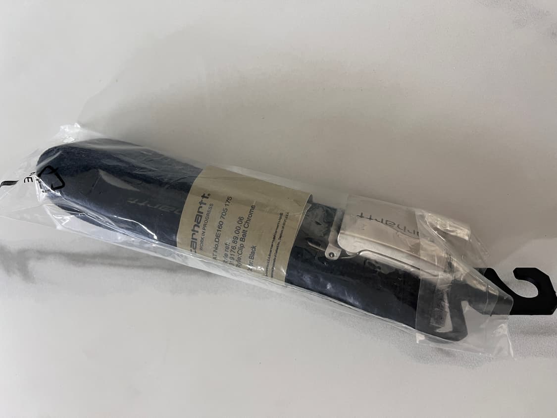 칼하트 WIP 클립 벨트 크롬 블랙 상품이미지1