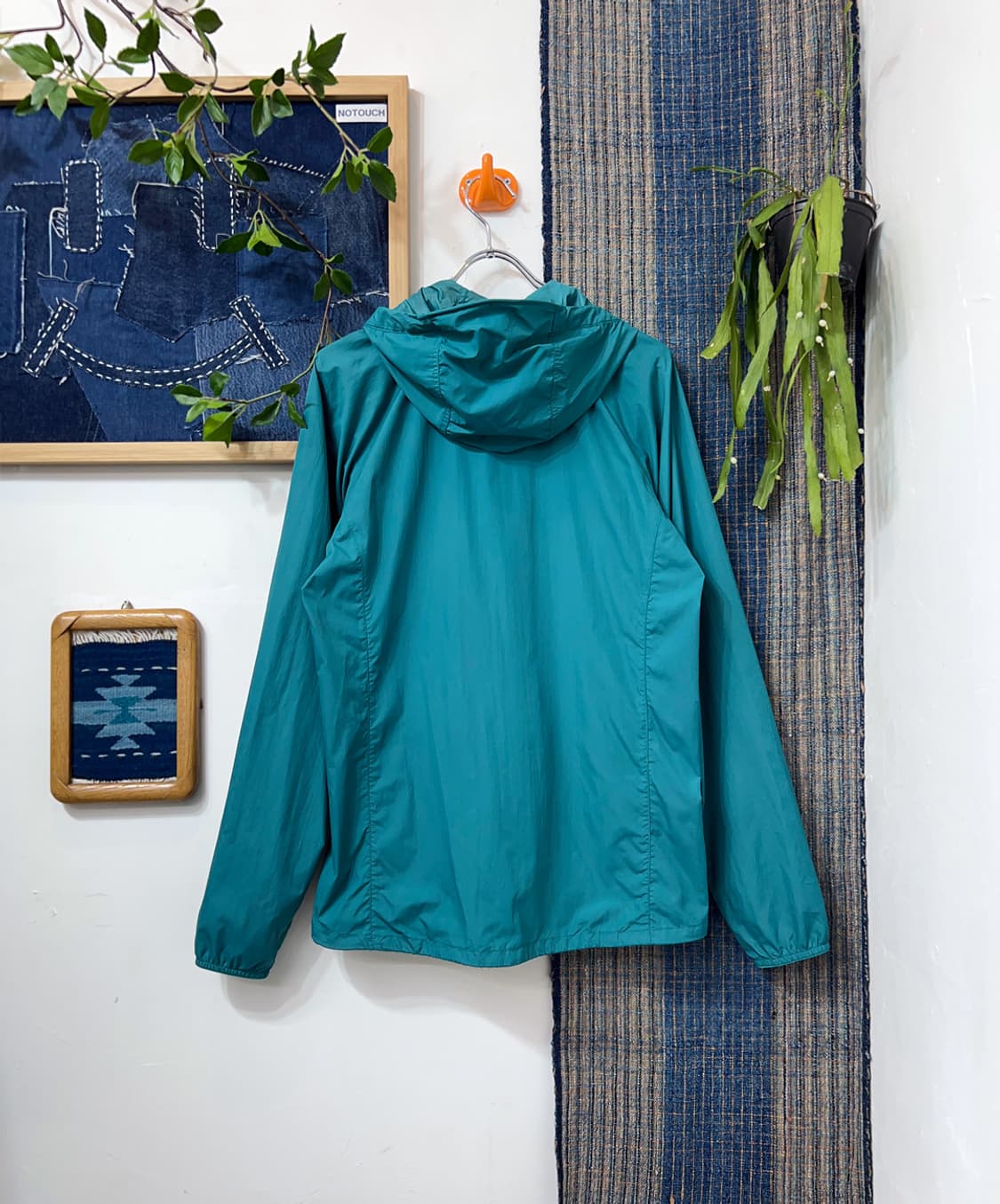 MONT BELL  Lightweight Hooded Wind Jacke 상품이미지2