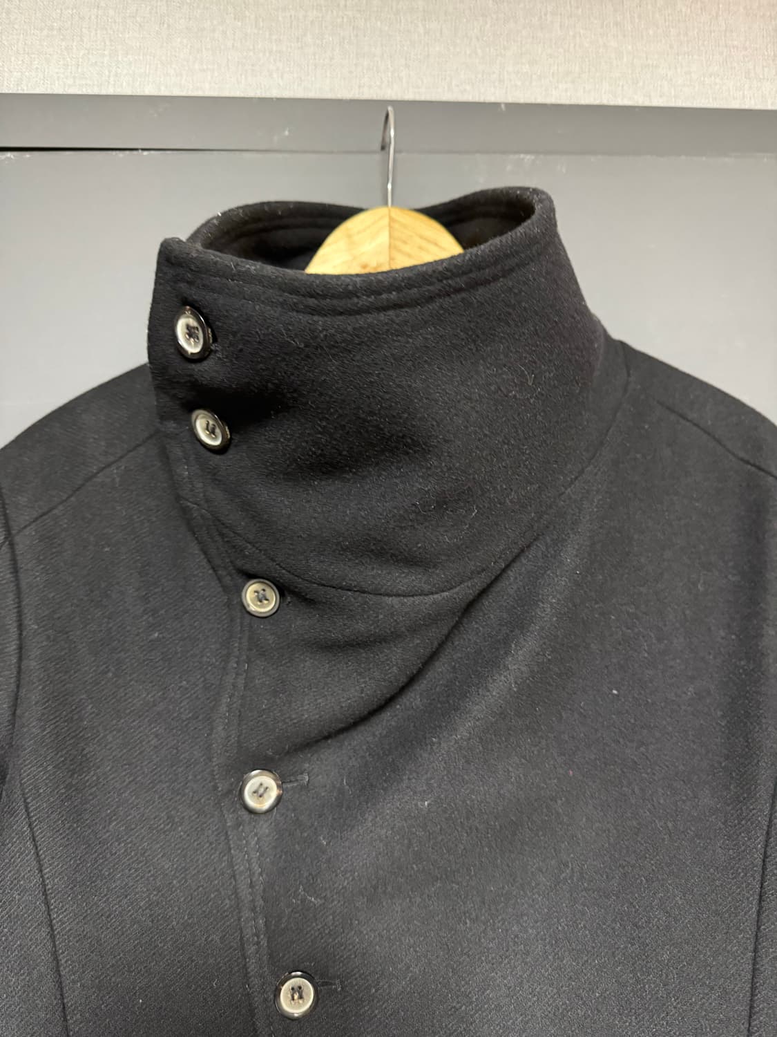 Zara black-tag 사선 하이넥 코트 상품이미지7