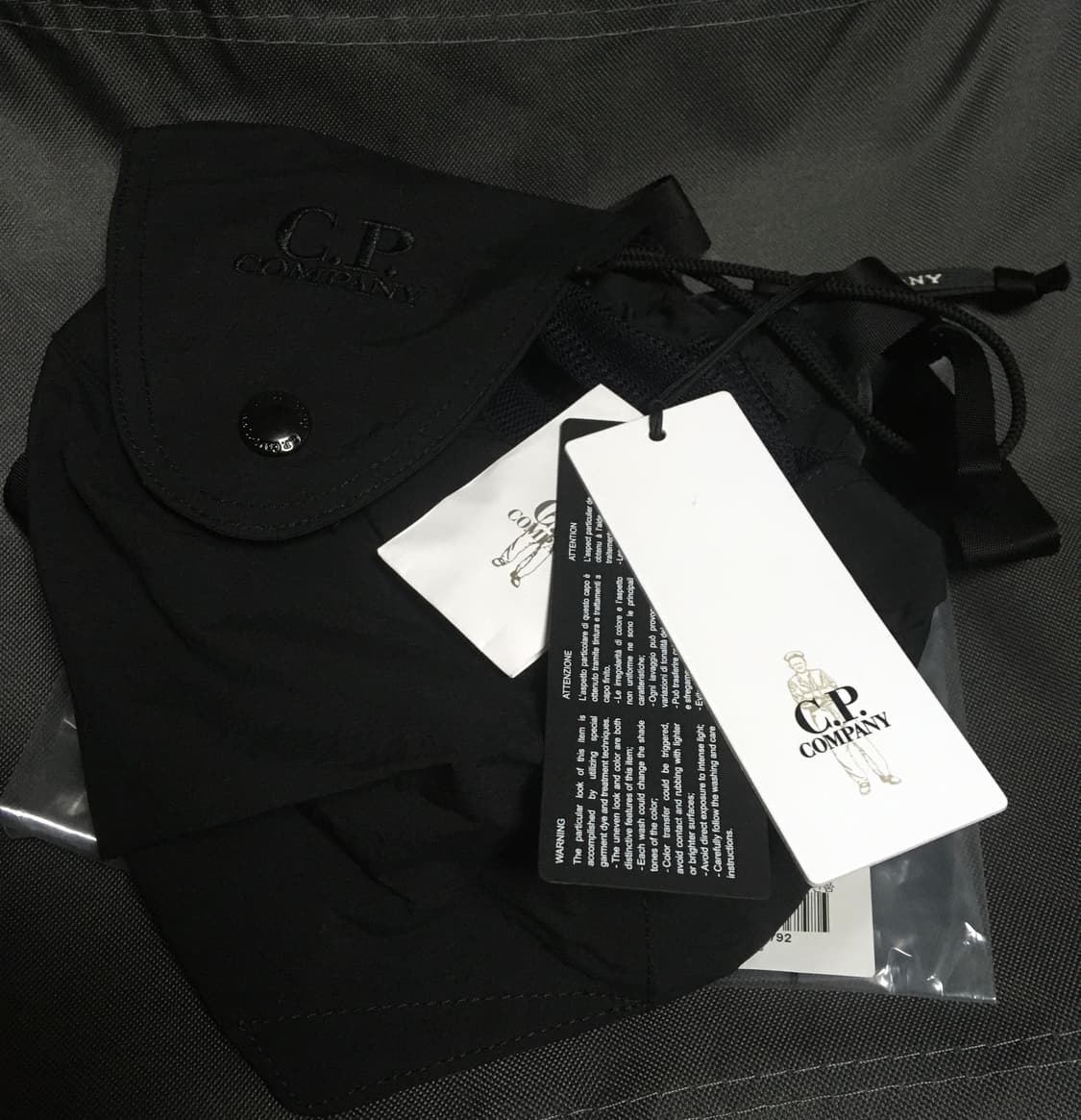 CP컴퍼니 숄더백 블랙 판매합니다  상품이미지6