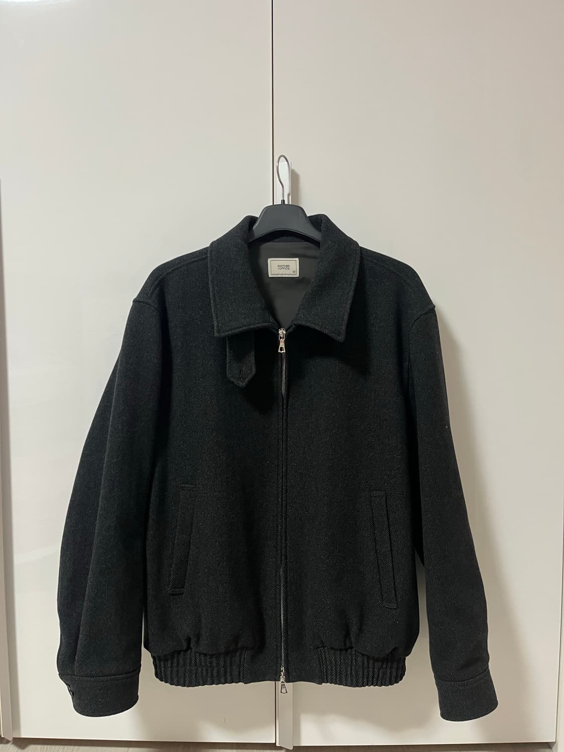 어나더오피스 볼륨 블루종 캐비어 2사이즈 팝니다 상품이미지1