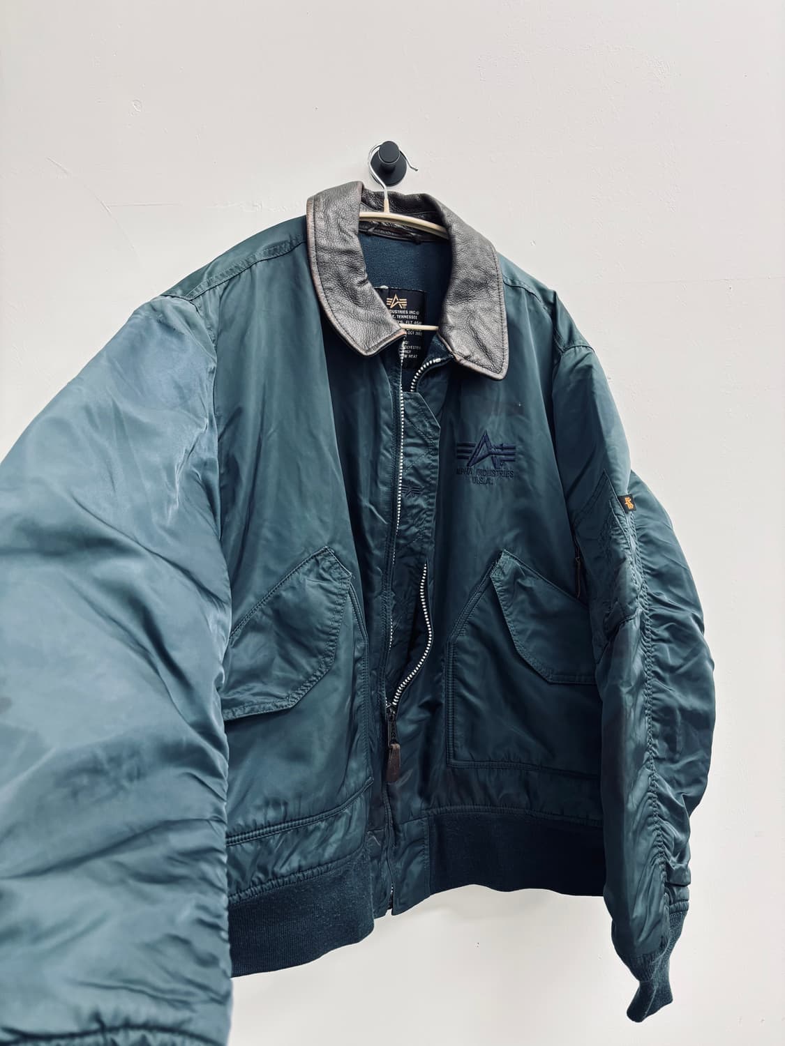알파 인더스트리 ALPHA INDUSTRIES B-15 플라이트 자켓 상품이미지2