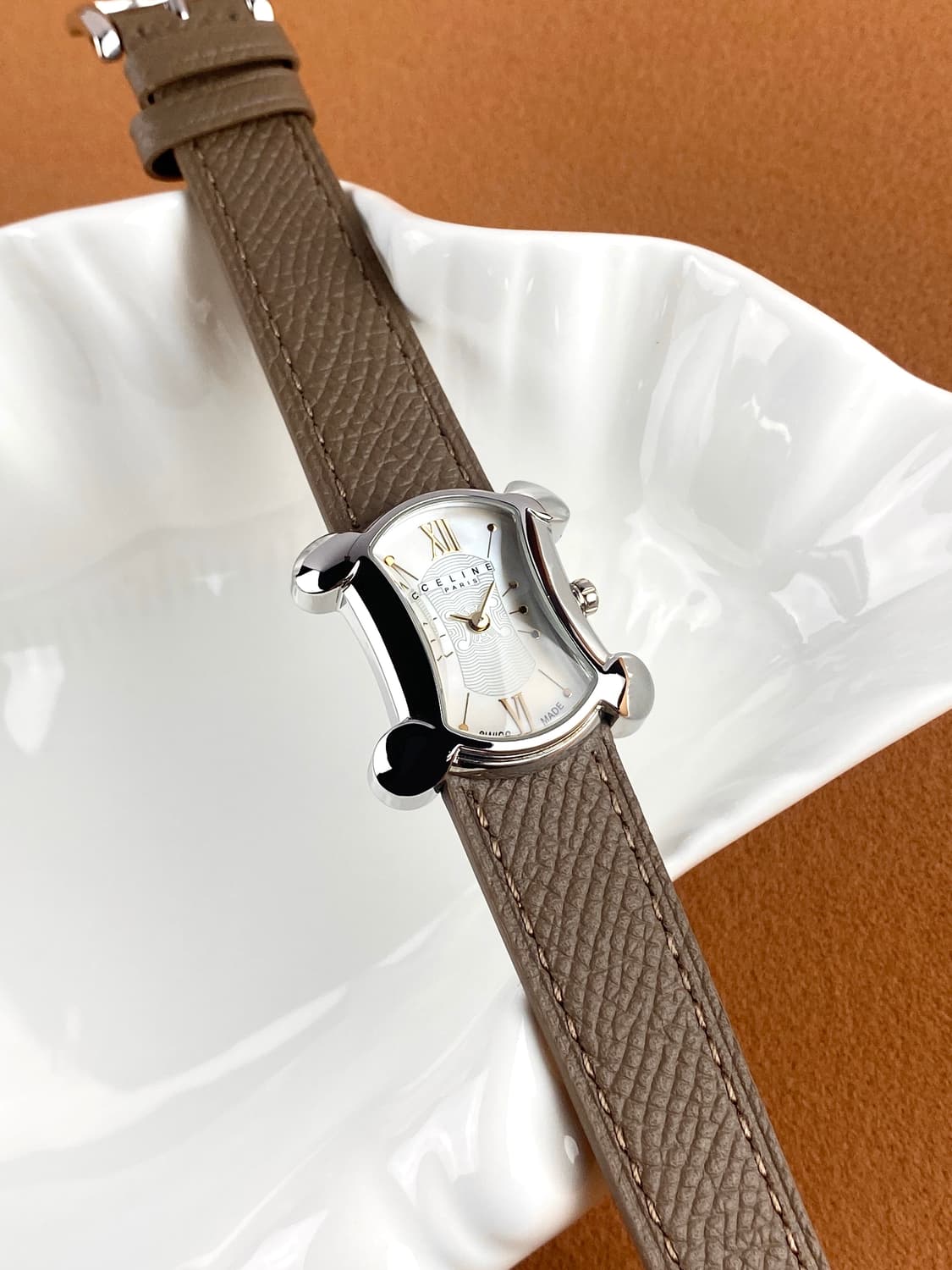 CELINE macadam gold shell watch 상품이미지1