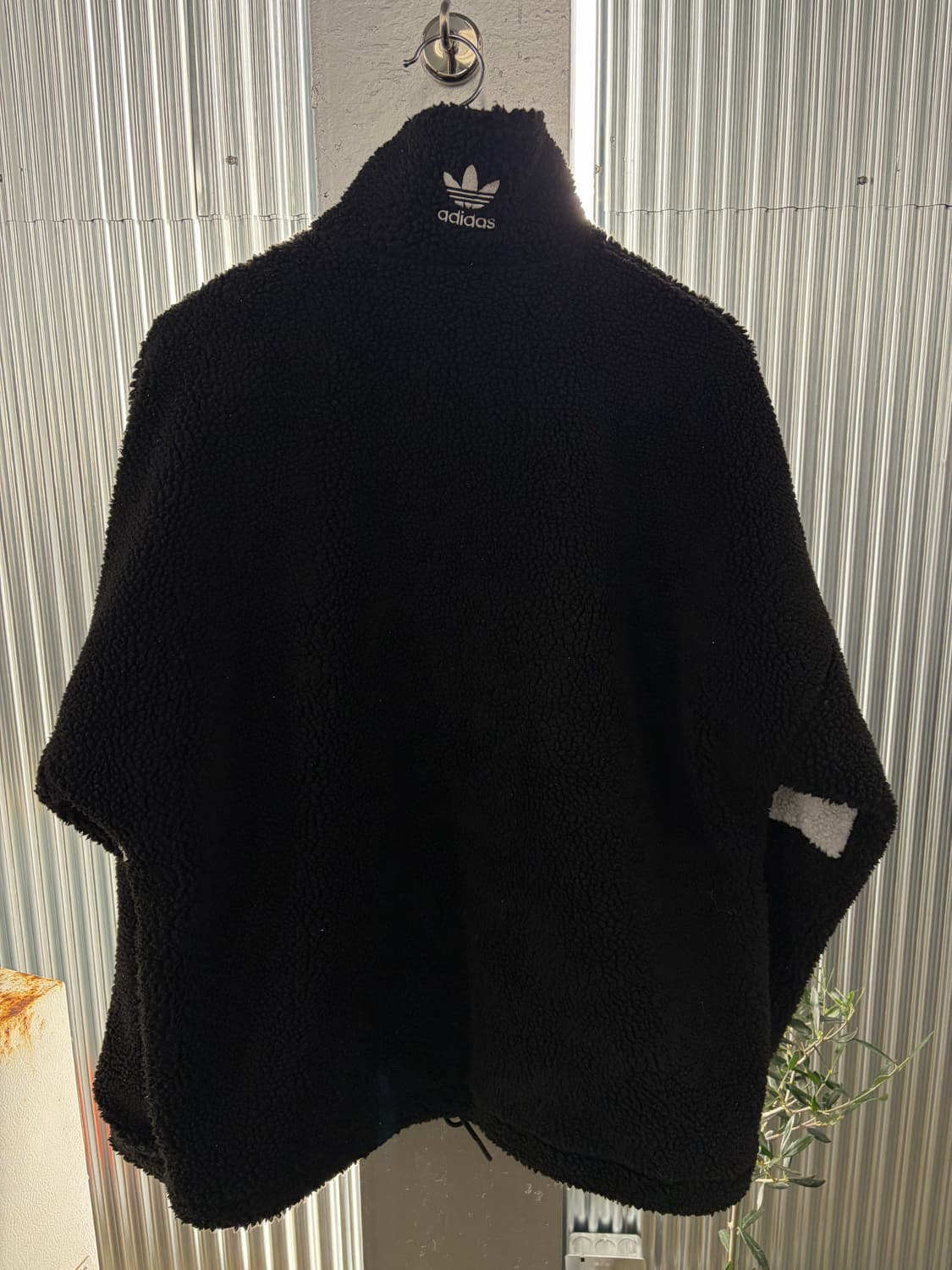 Adidas sherpa jacket black L 상품이미지4