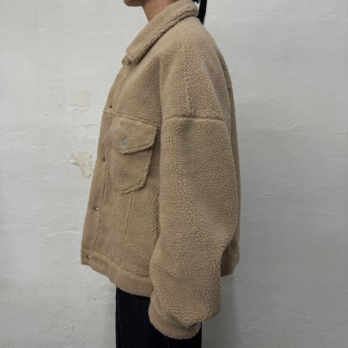 프릭스스토어 베이지컬러 칼라넥 오버 덤블 플리스 트러커 자켓 상품이미지2