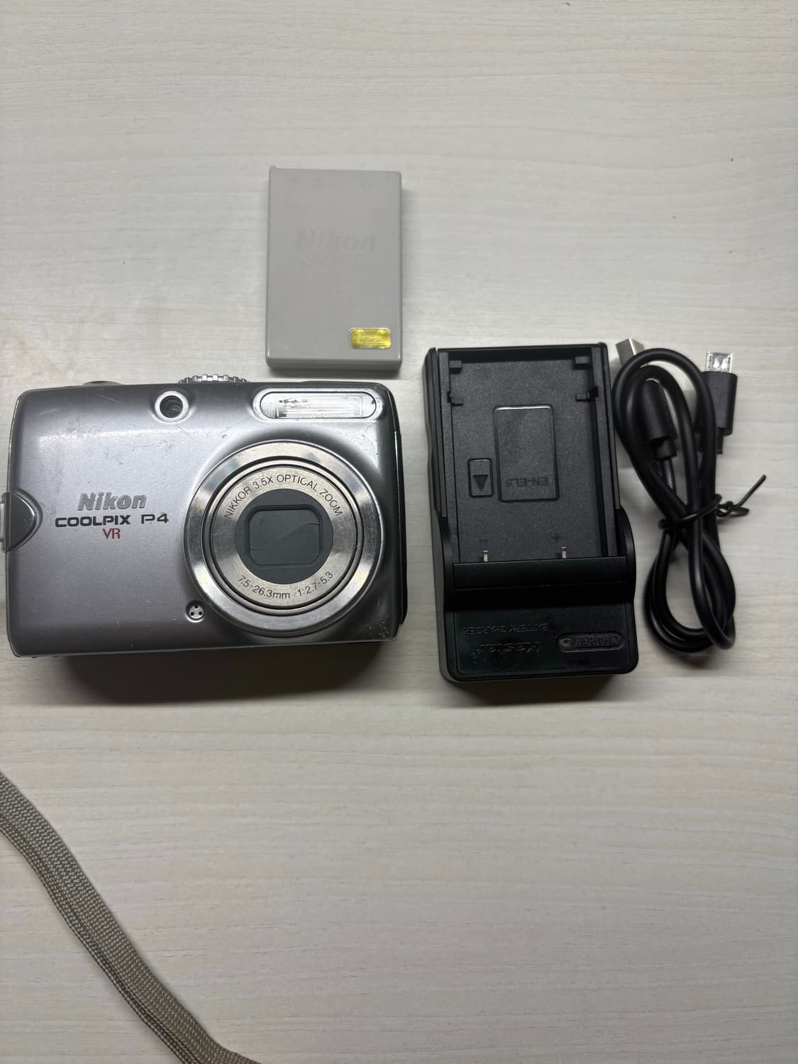 니콘 쿨픽스 p4 Nikon coolpix 상품이미지1