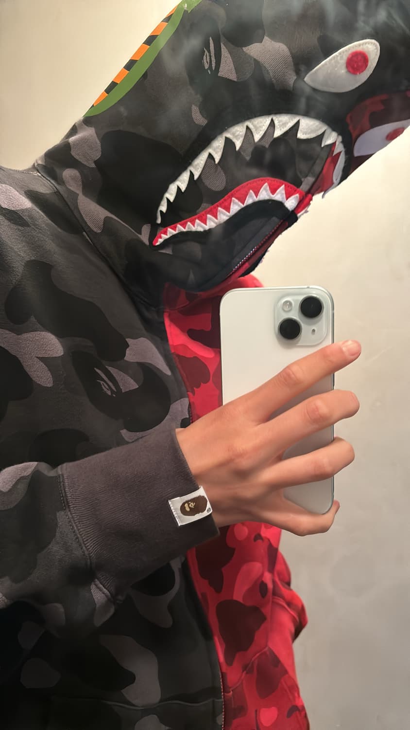 베이프 컬러 카모 세퍼레이트 샤크 풀 집 후드 레드 블랙 상품이미지1