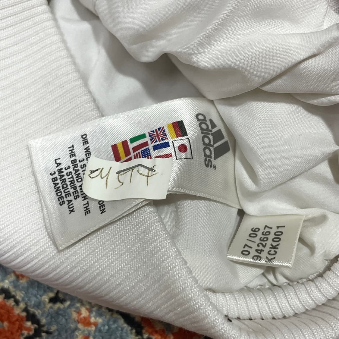 아디다스 삼각로고 화이트 숏패딩 여성85 상품이미지6