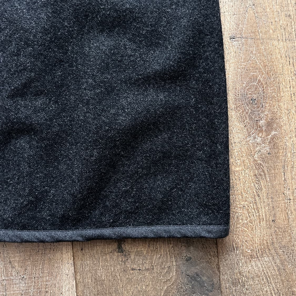 Slit Detail Wool Basic Skirt 상품이미지5