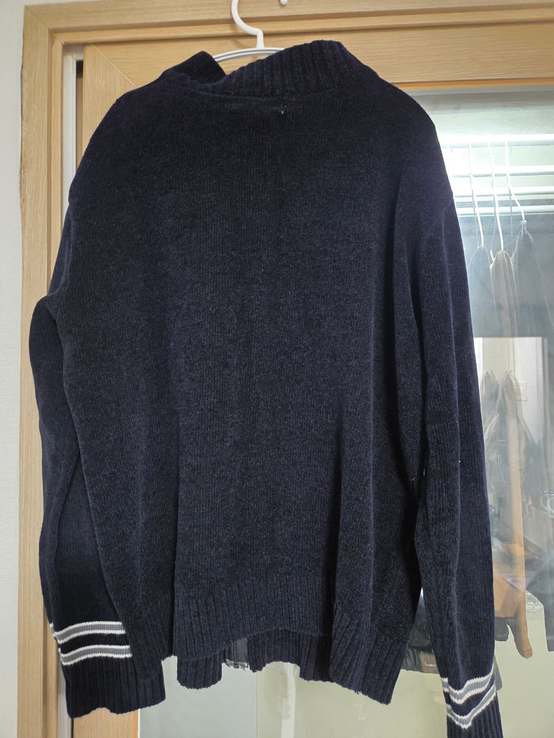 블랙앤화이트 울 니트 집업 상품이미지3