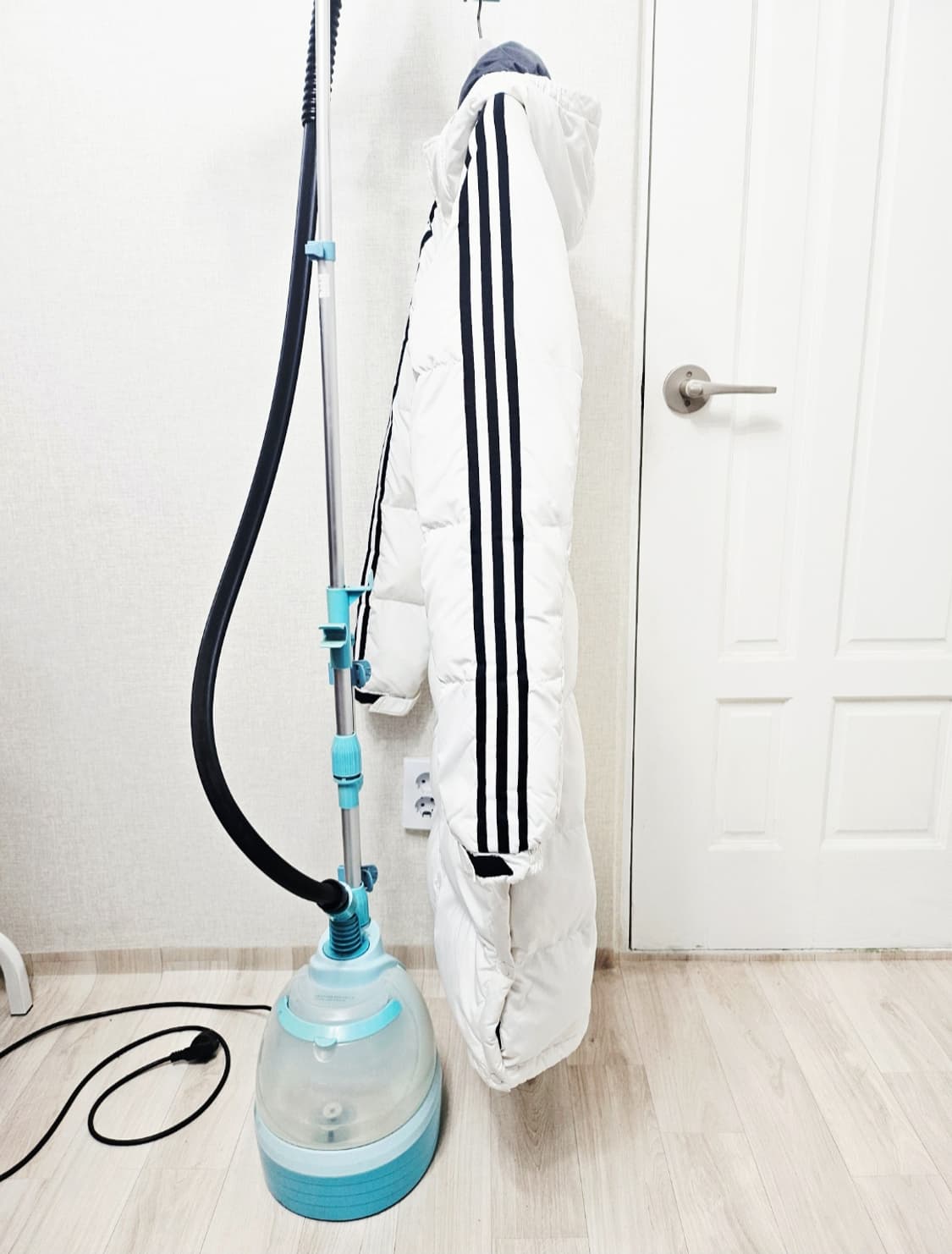 (90~95)S ☆우주매물☆ 아디다스 3st [흰검] 덕다운롱패딩 상품이미지4