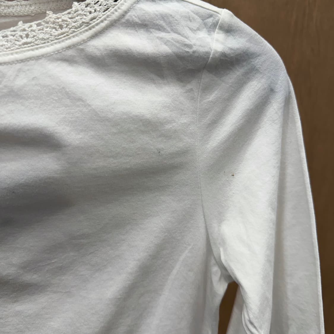 꾸레쥬 7부 블라우스 레이스 커프스 라운드넥 무지 디테일 슬림핏 화이트 상품이미지8