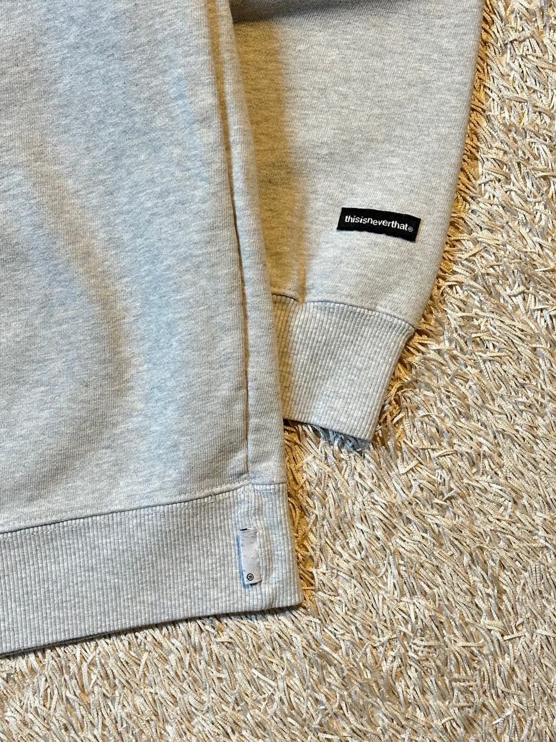 디스이즈네버댓 로고 맨투맨 라이트그레이 상품이미지3