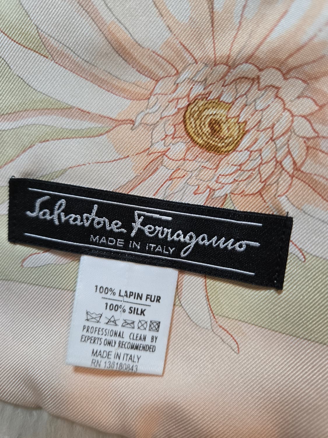 미사용급 Salvatore Ferragamo 라팽 퍼 머플러｜실크 안감｜ 상품이미지4