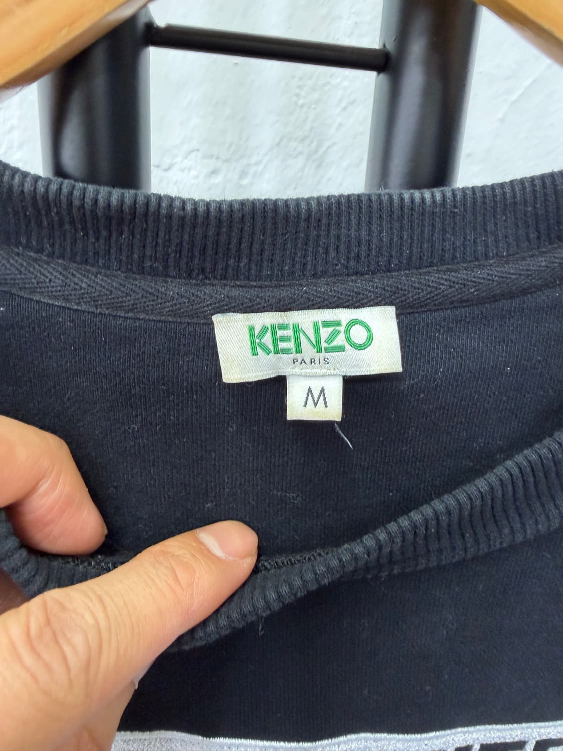 정품) KENZO 겐조 블랙 아이 프린팅 맨투맨 M  상품이미지6