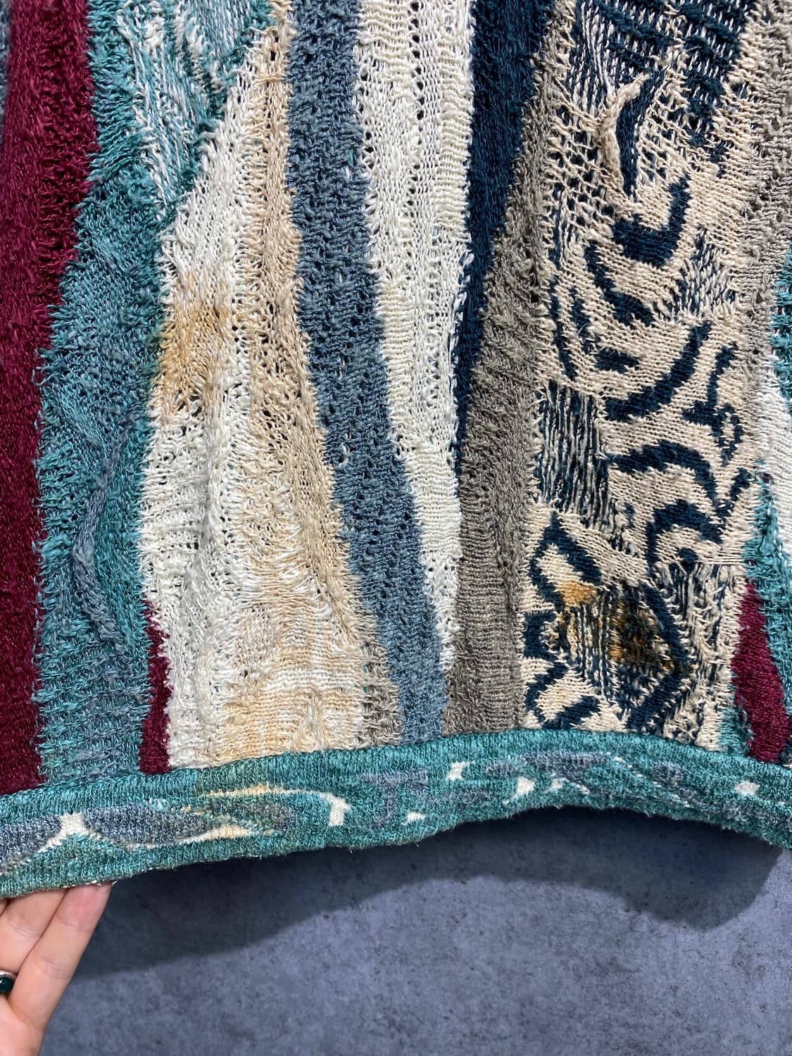 [M] 90s COOGI 쿠지 빈티지 브이넥 케이블 니트 상품이미지3