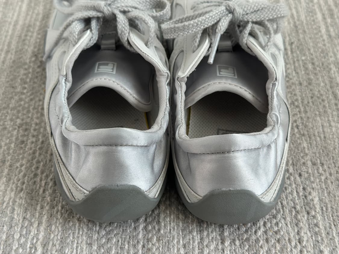 (1회 착용) 휠라 글리오 실버문 235 차정원 운동화 상품이미지4