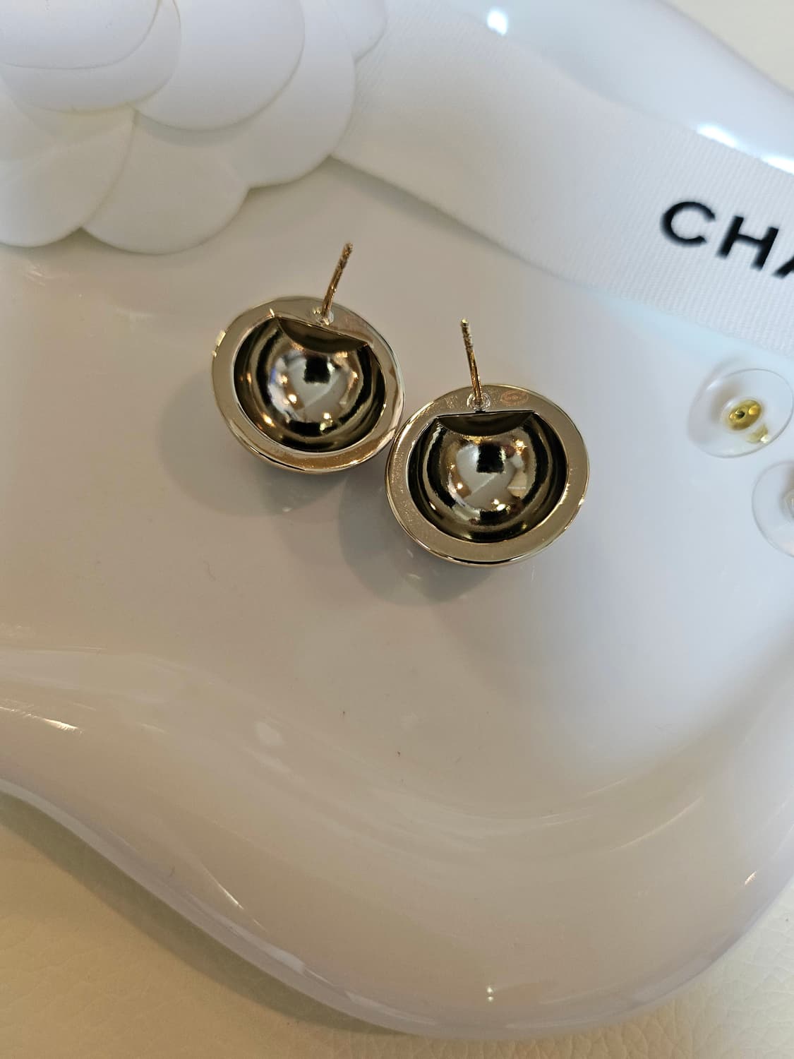 샤넬 금볼 귀걸이 블랙 업사이클링  상품이미지5