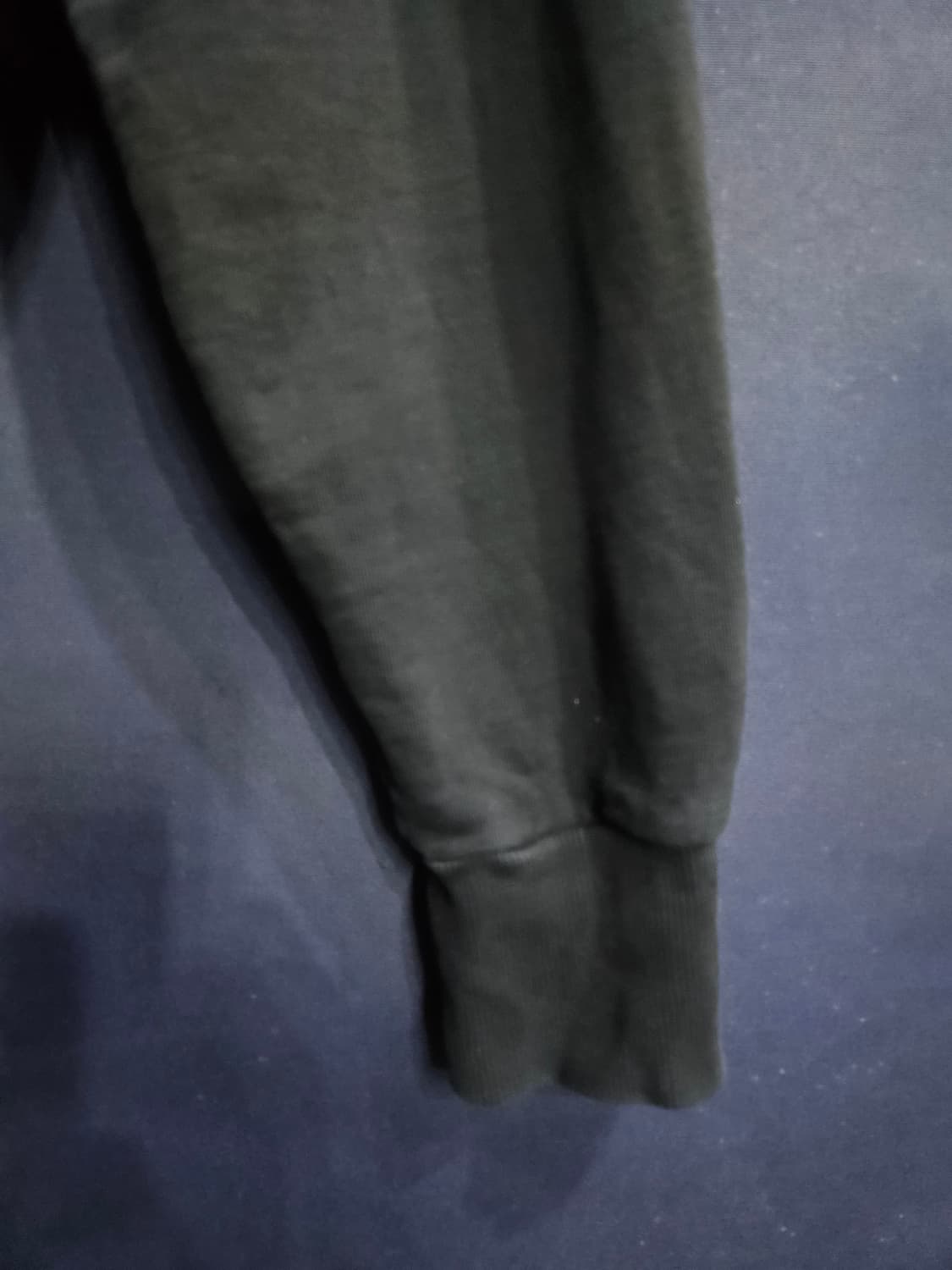 디젤 블랙컬러 남성 105 맨투맨  상품이미지5