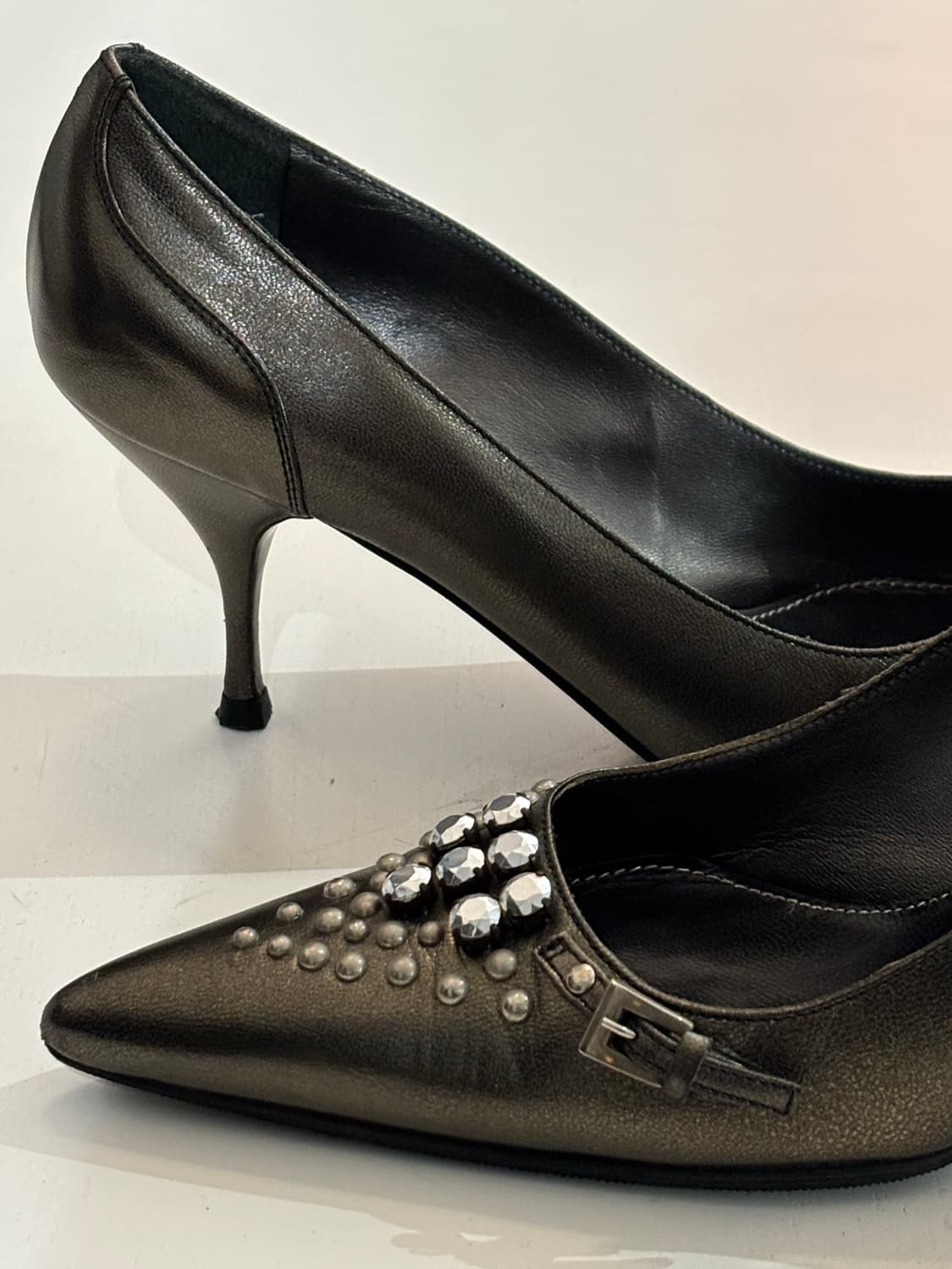 Metallic Buckle Pumps (37½) • PRADA 상품이미지7