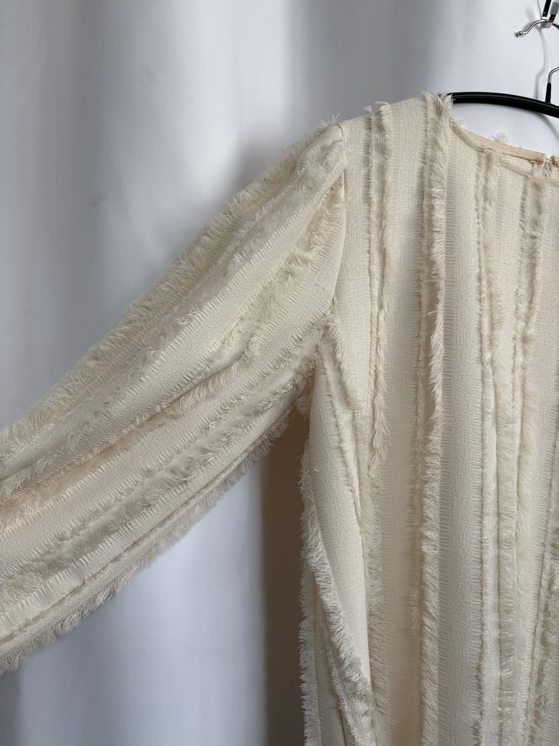 cream fringe blouse 상품이미지3