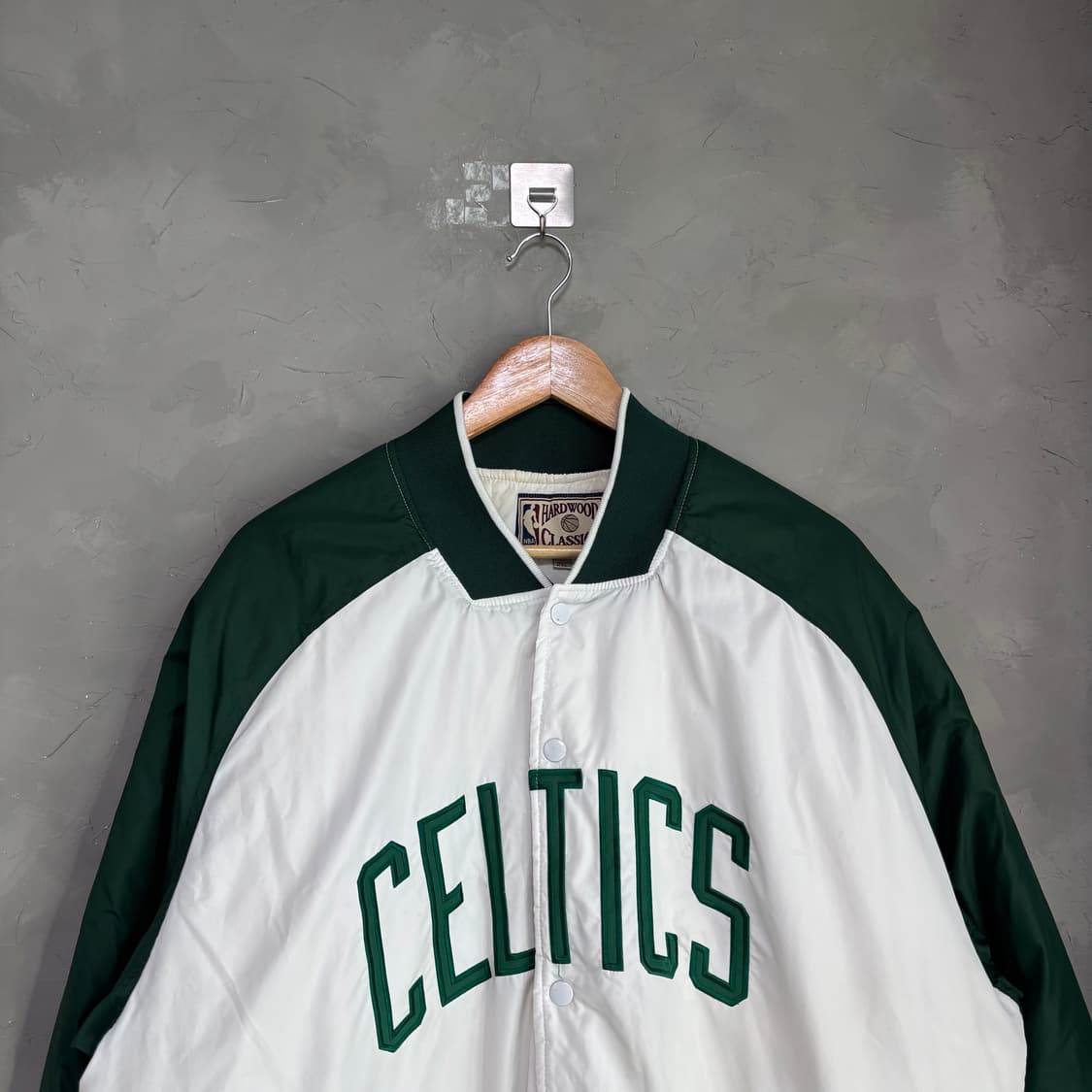 Hardwood classics 보스턴 셀틱스 바시티 자켓 상품이미지2