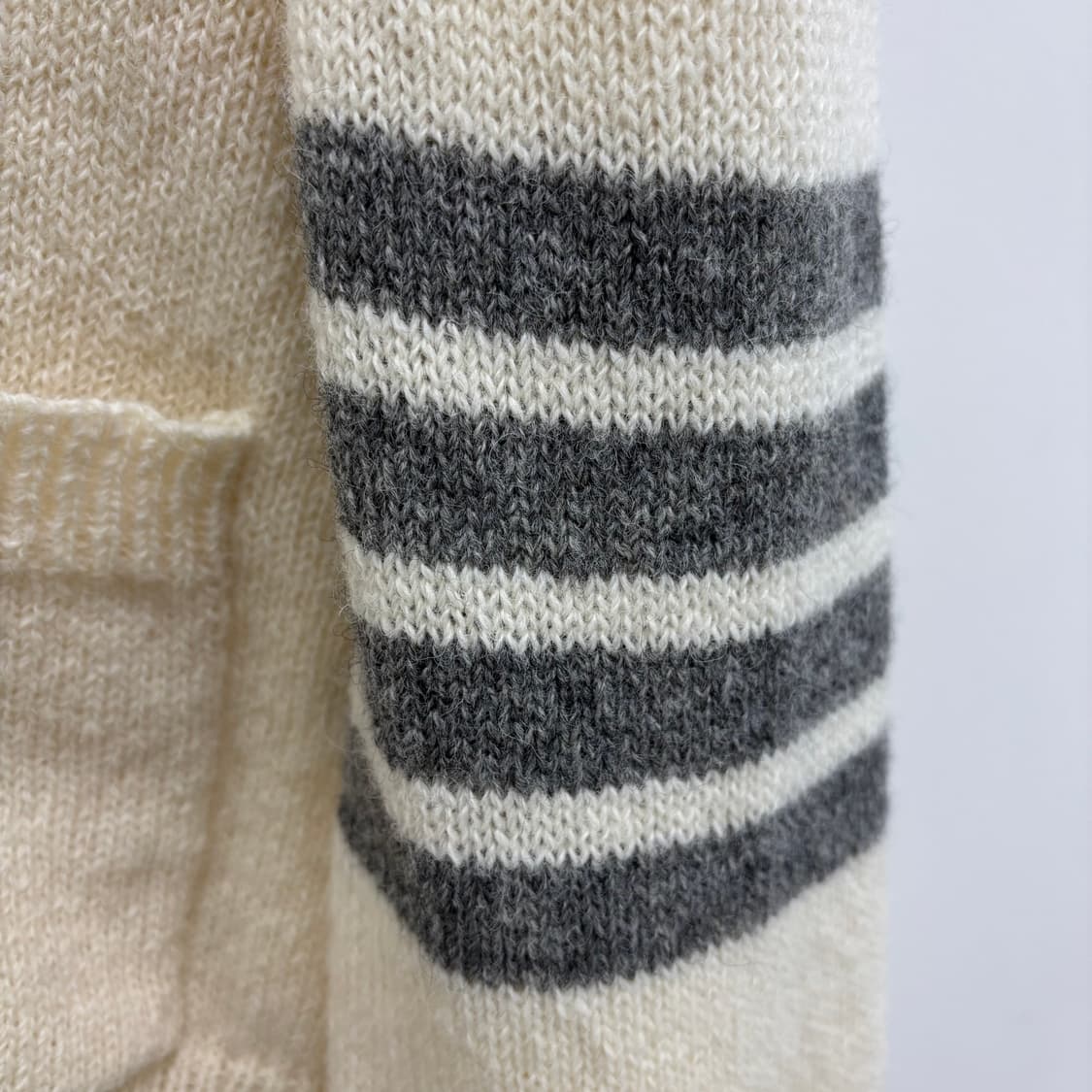 [5]톰브라운 사선완장 셰틀랜드 가디건 상품이미지2