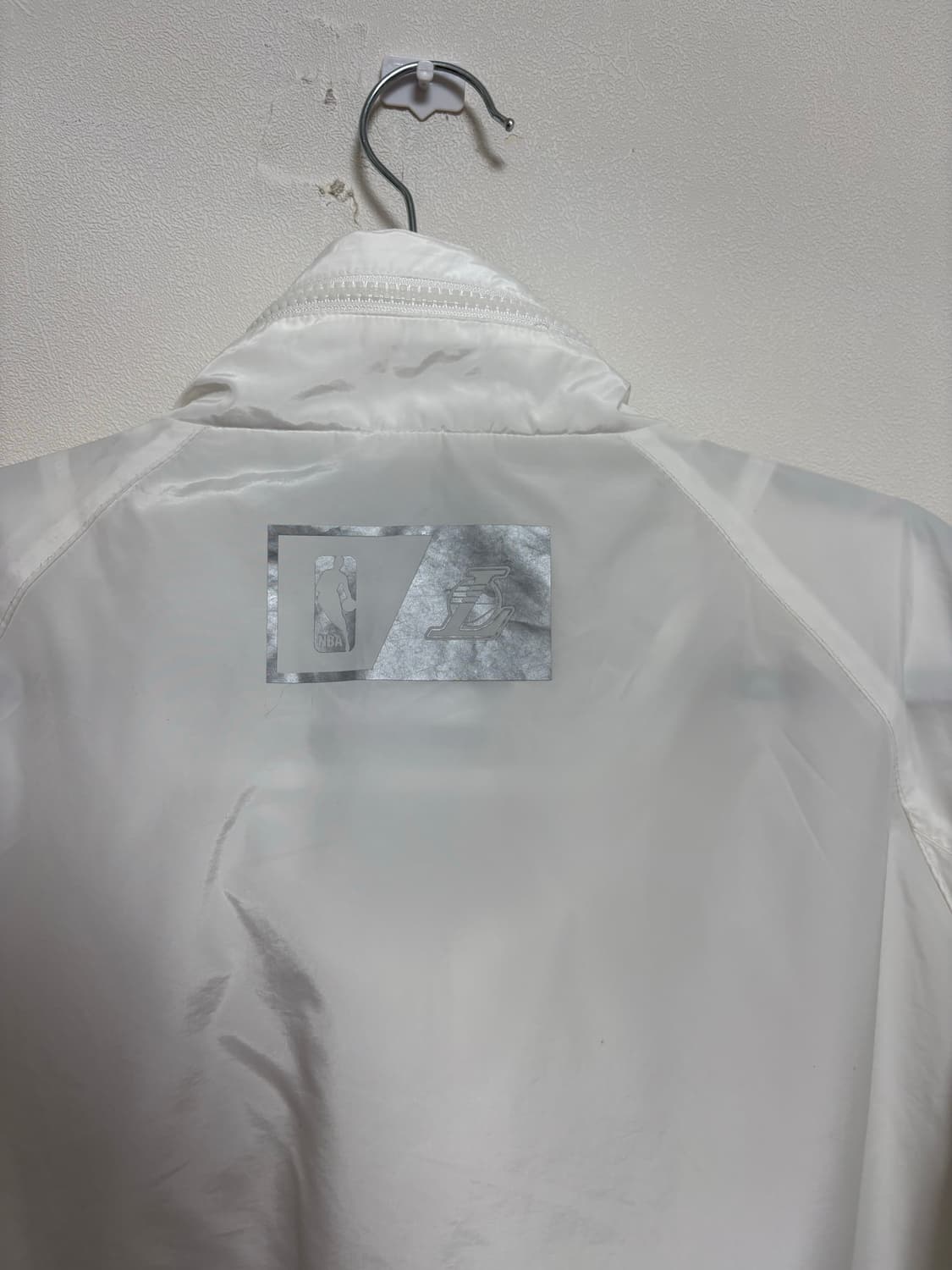 NBA 로스엔젤레스 레이커스 화이트 바람막이 상품이미지4