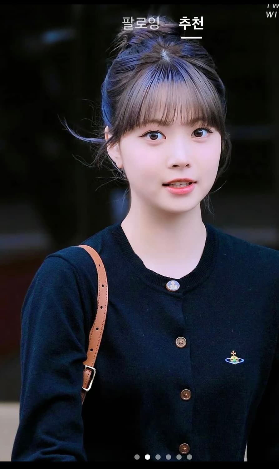 [S] 비비안 웨스트우드 르세라핌 홍은채 착용 베아 가디건 네이비 상품이미지2