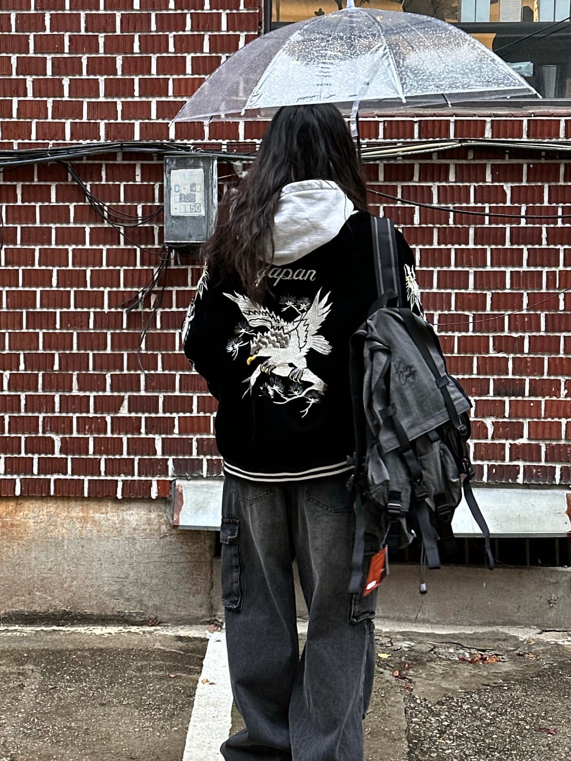 벨벳 스카쟌 슈프림 후드티 흑청 카고 팬츠 코디세트 상품이미지3