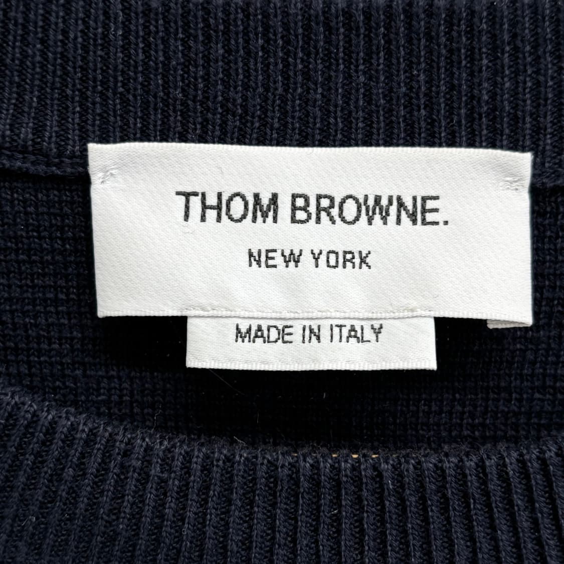 [2]톰브라운 사선완장 밀라노스티치 금장 니트 상품이미지3