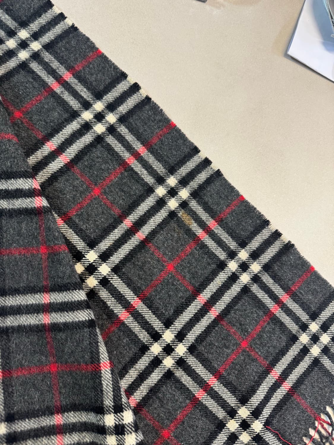 버버리 캐시미어 머플러 그레이 체크 상품이미지2